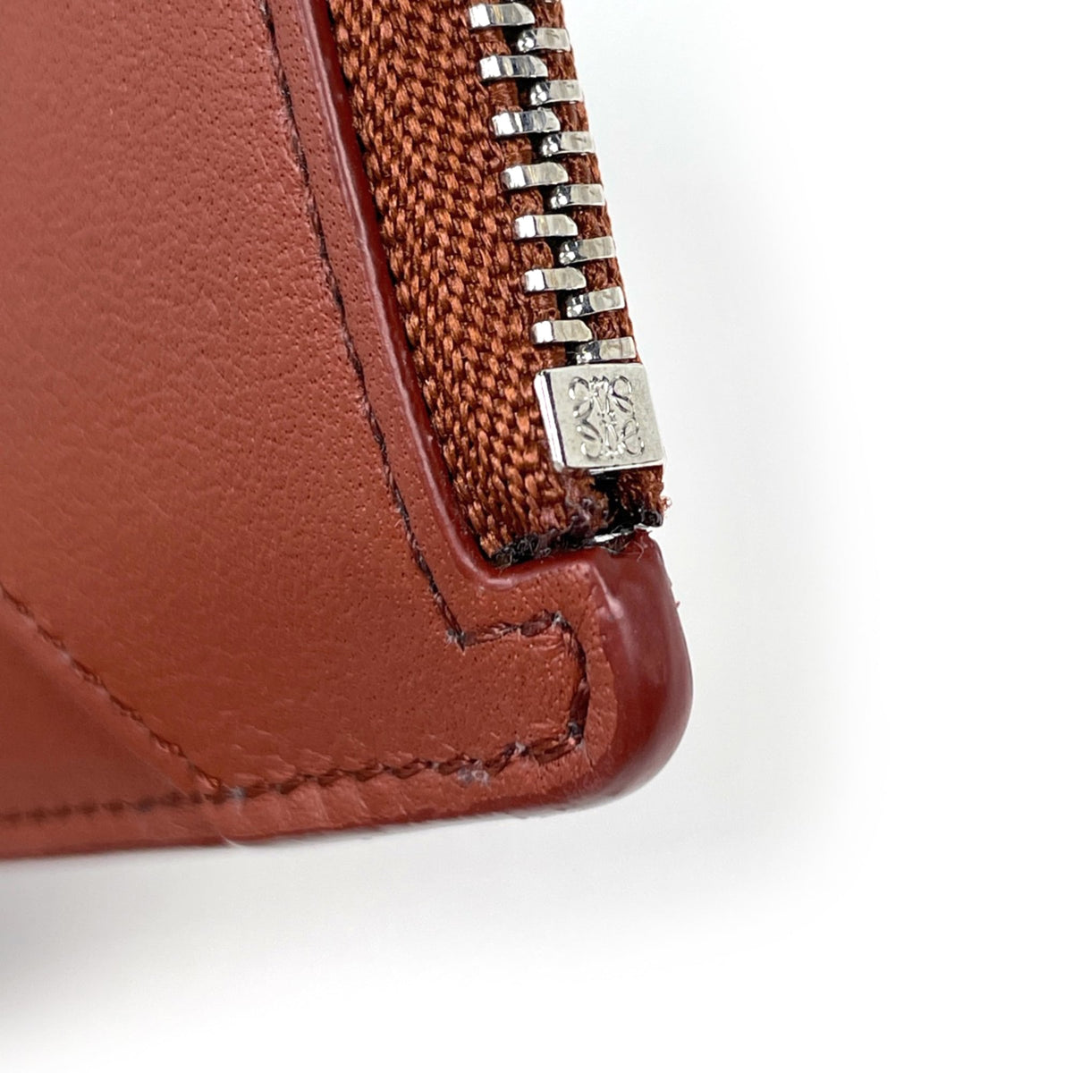 Loewe Brown Leather Coin Purse/Coin Case (Pre-Owned)