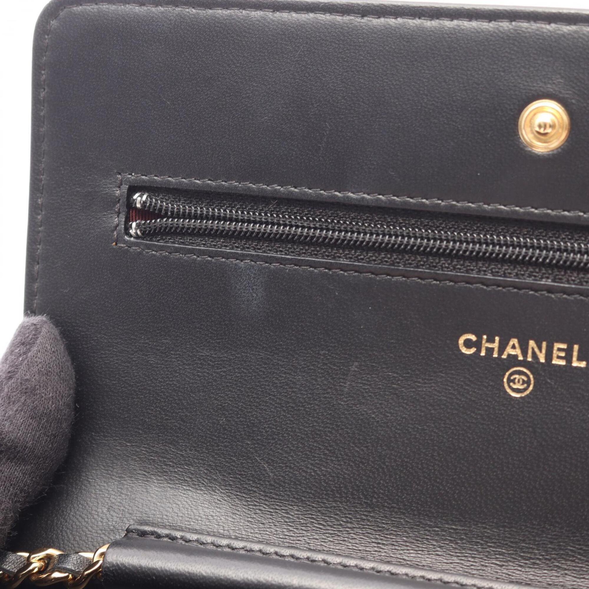 Chanel Black Leather Handbag Shoulder Bag (Pre-Owned)