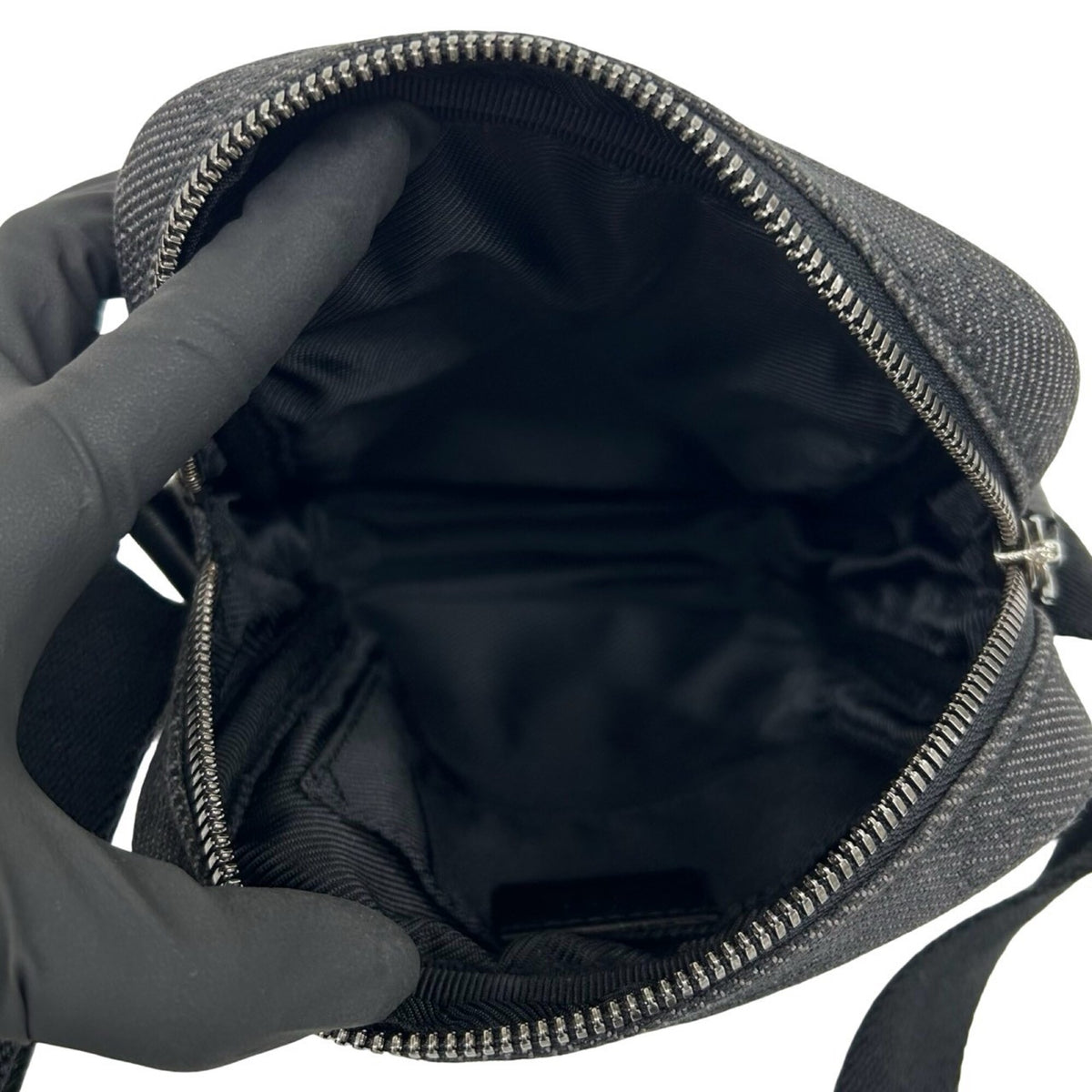 Gucci Black Canvas Leather Pochette Shoulder Bag (Pre-Owned)