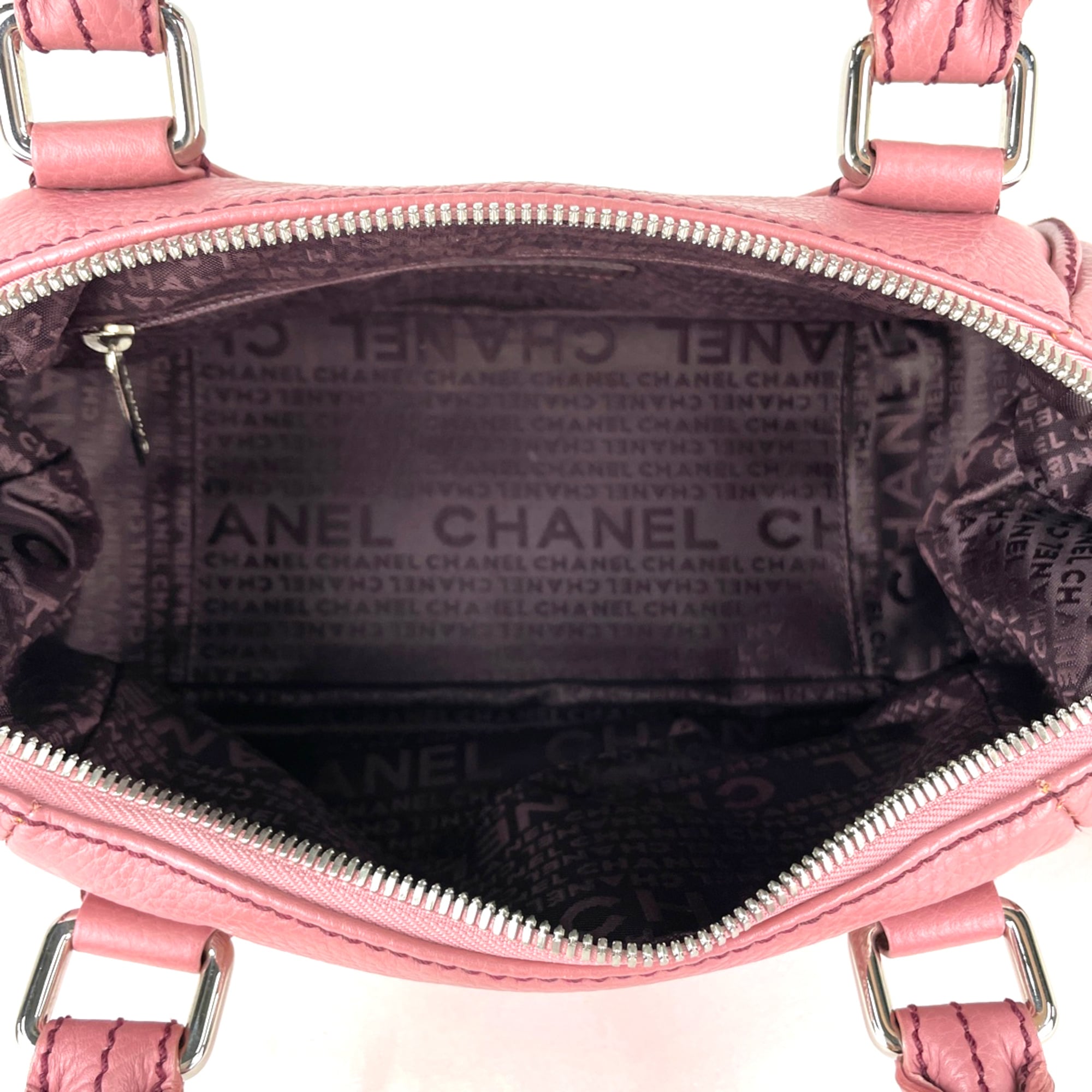 Chanel Pink Leather Handbag (Pre-Owned)