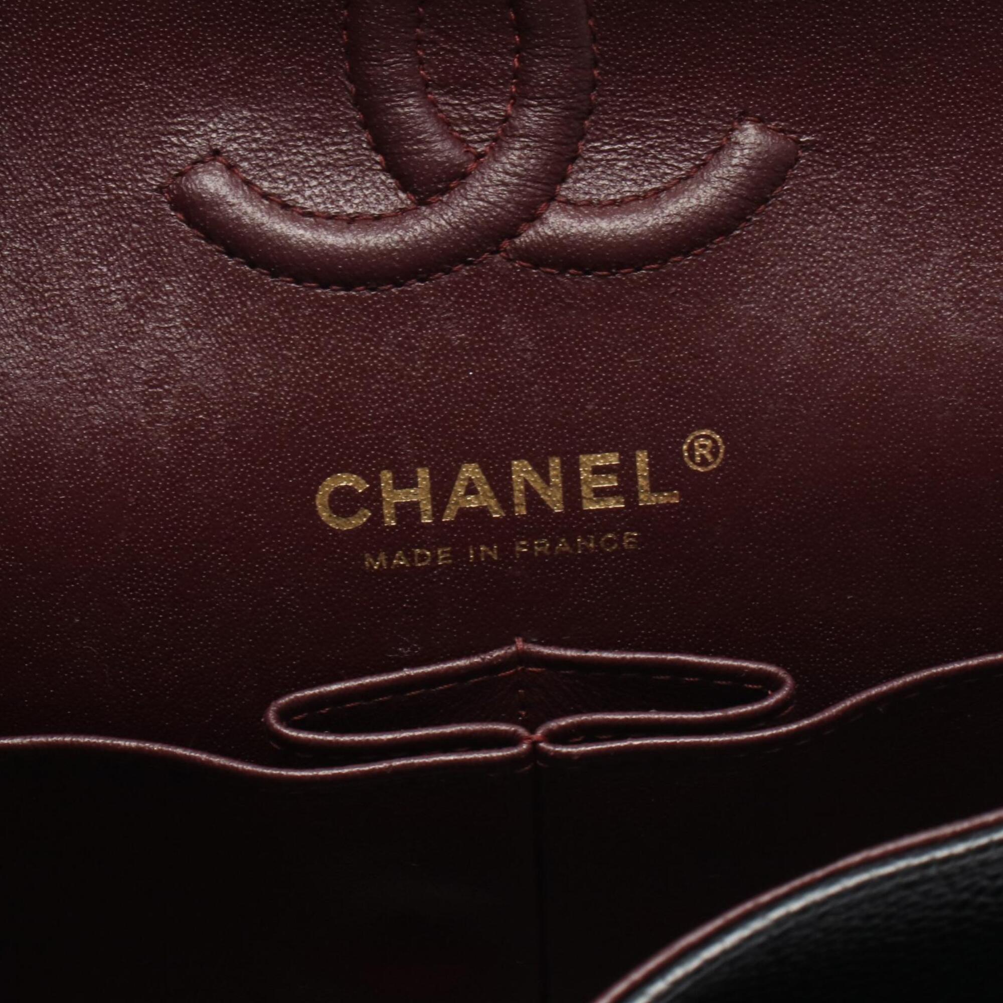Chanel Black Leather Handbag Shoulder Bag (Pre-Owned)