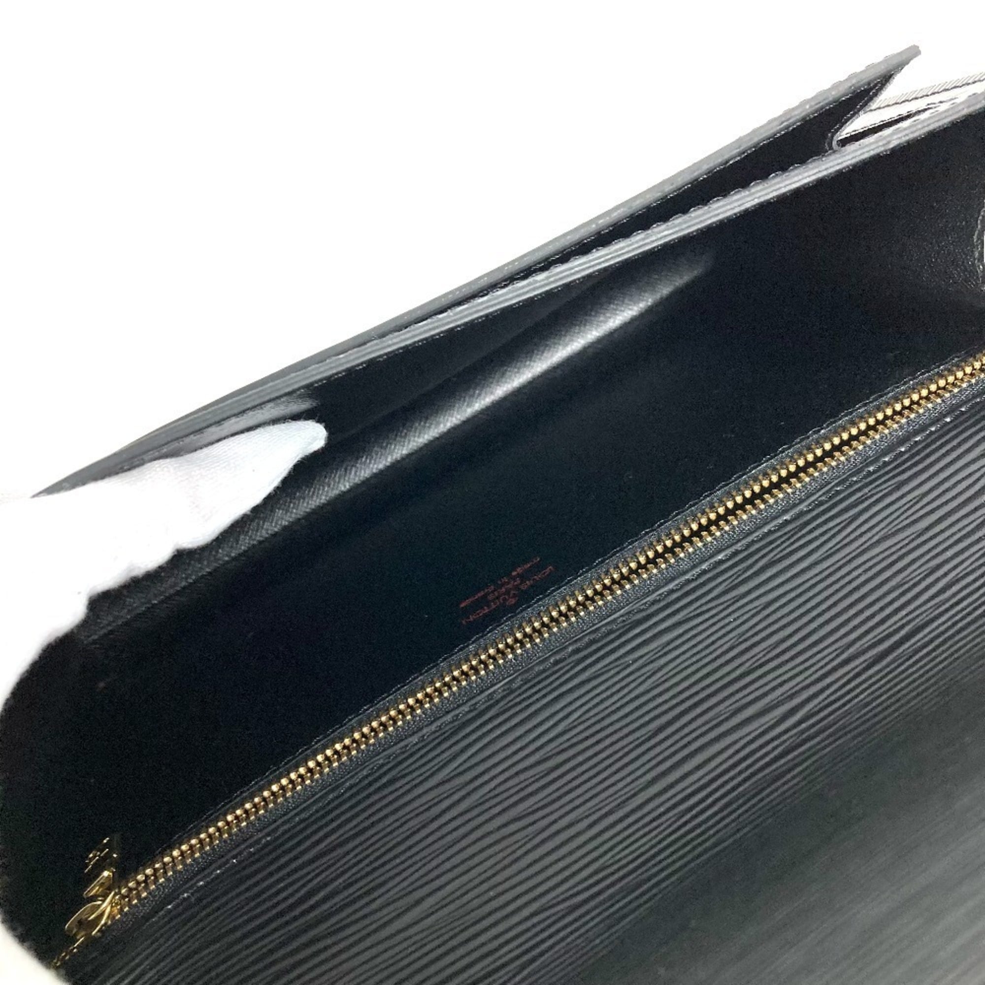 Louis Vuitton Black Noir Epi Leather Clutch Bag Pochette (Pre-Owned)