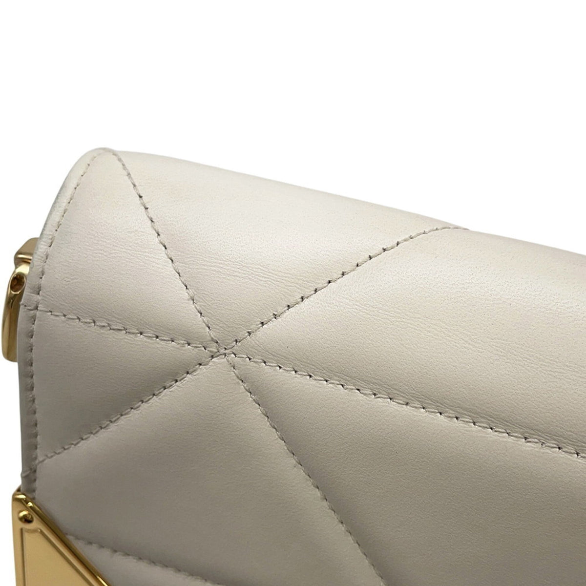 Prada White Leather Handbag Shoulder Bag (Pre-Owned)