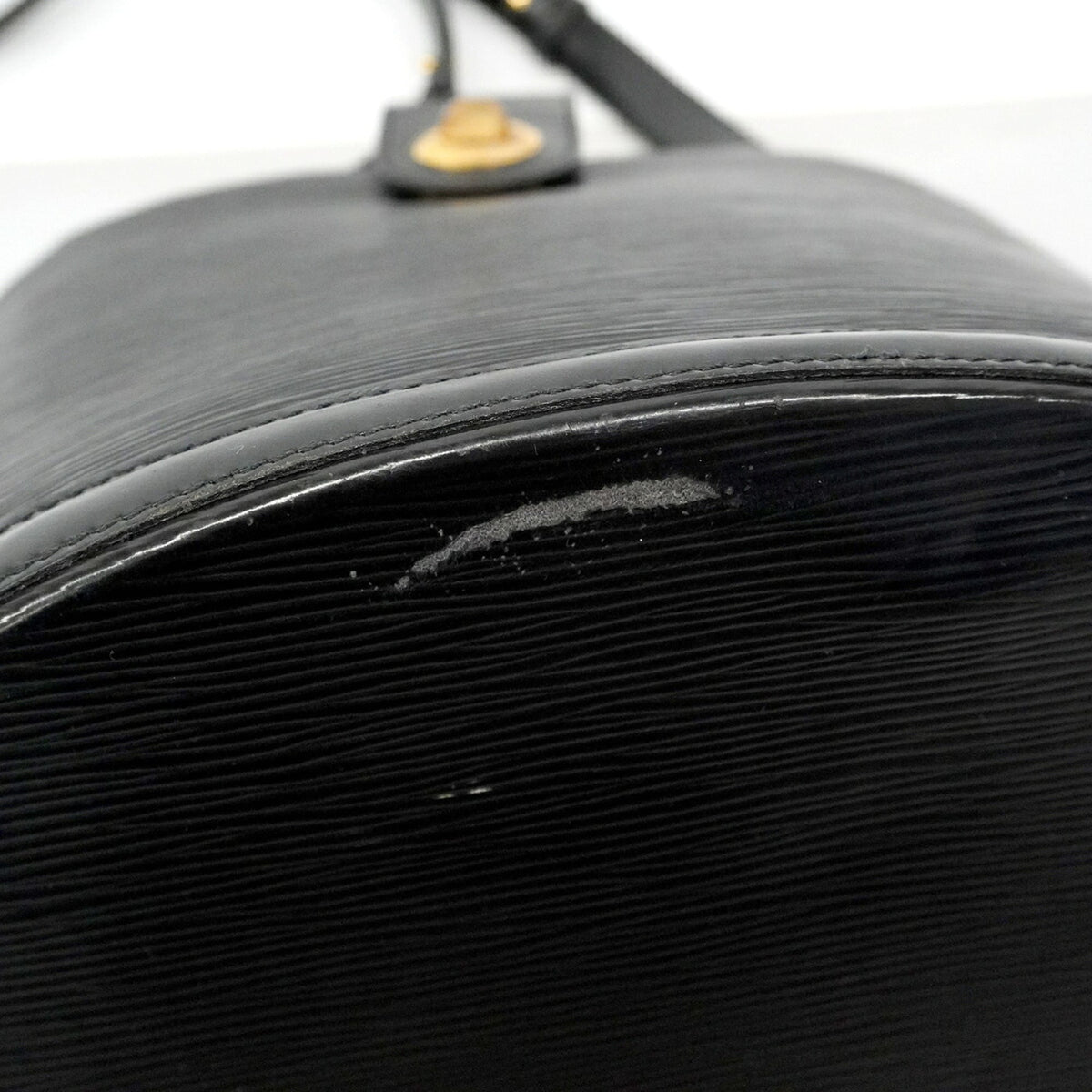 Louis Vuitton Noir Shoulder Bag (Pre-Owned)