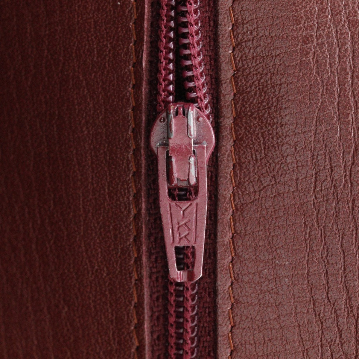 Cartier Bordeaux Leather Shoulder Bag (Pre-Owned)