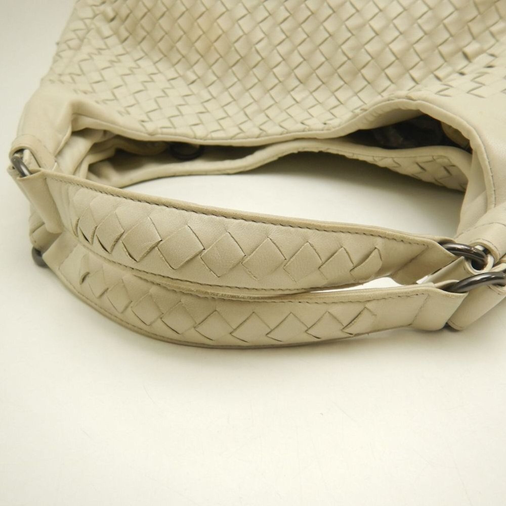 Bottega Veneta Intrecciato Ivory Leather Shoulder Bag (Pre-Owned)