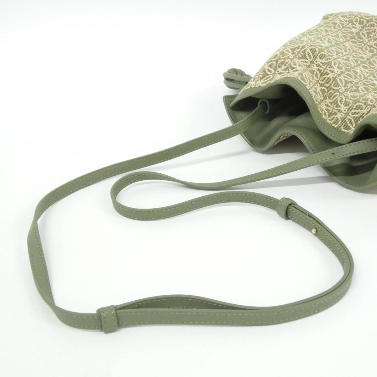 Loewe Green Canvas Leather Handbag (Pre-Owned)