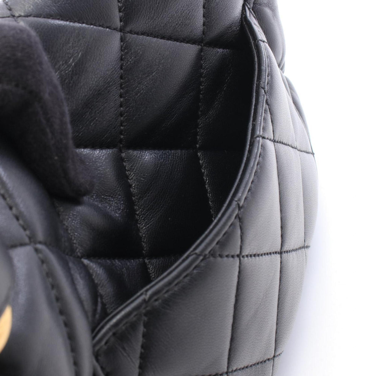 Chanel Black Leather Handbag Shoulder Bag (Pre-Owned)