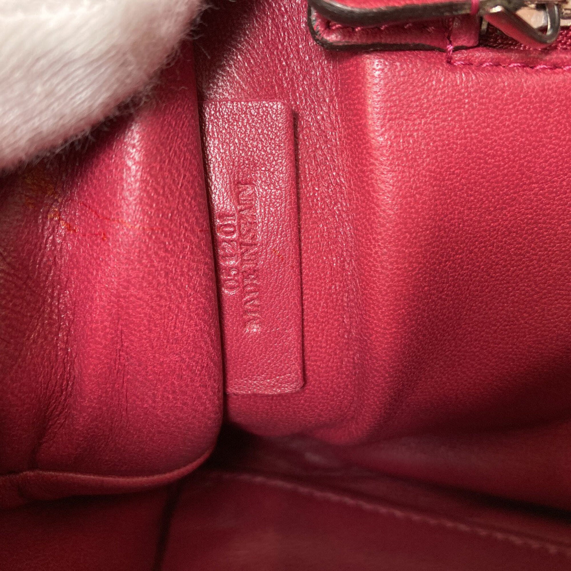 Loewe Red Color Leather Handbag (Pre-Owned)