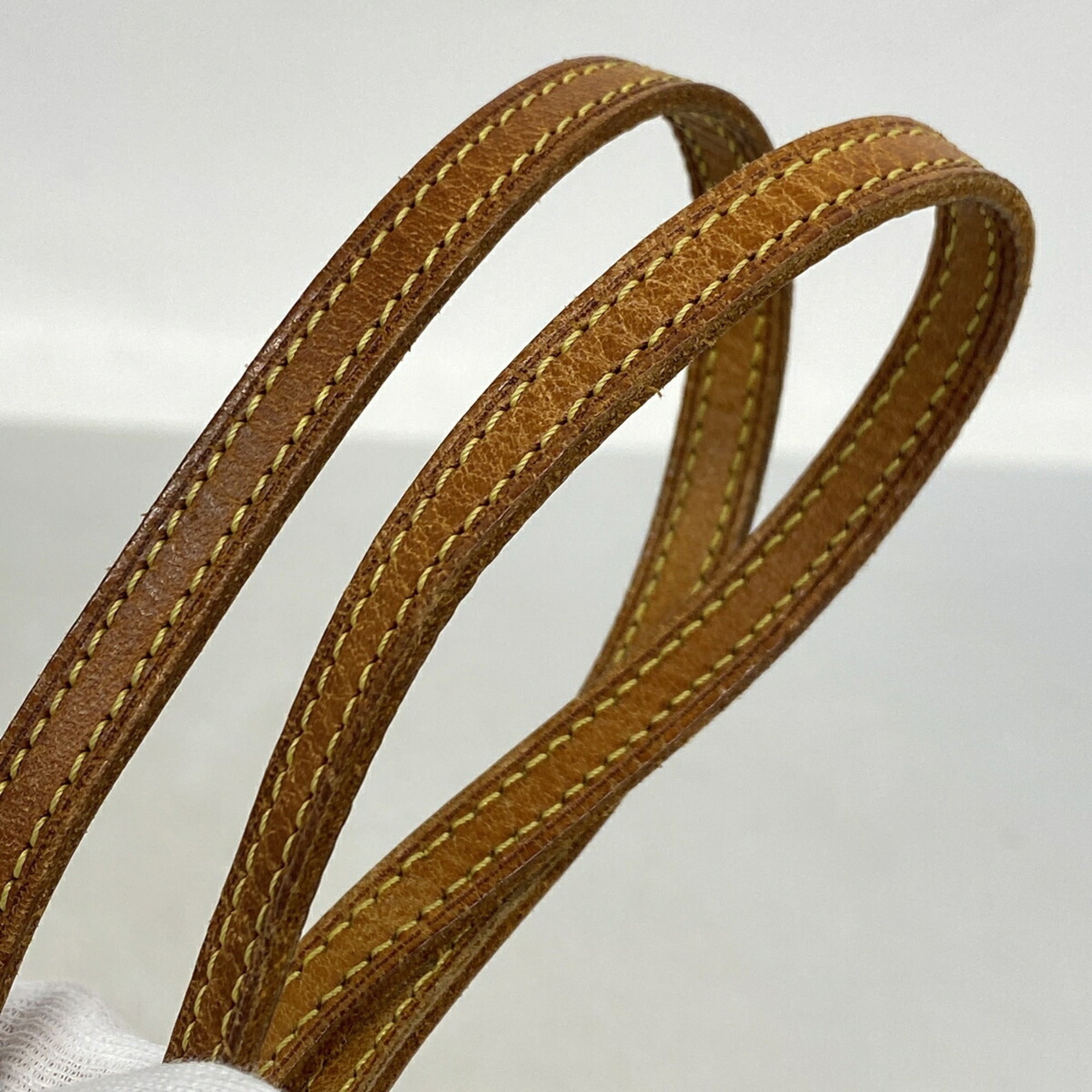 Louis Vuitton Brown Shoulder Bag (Pre-Owned)