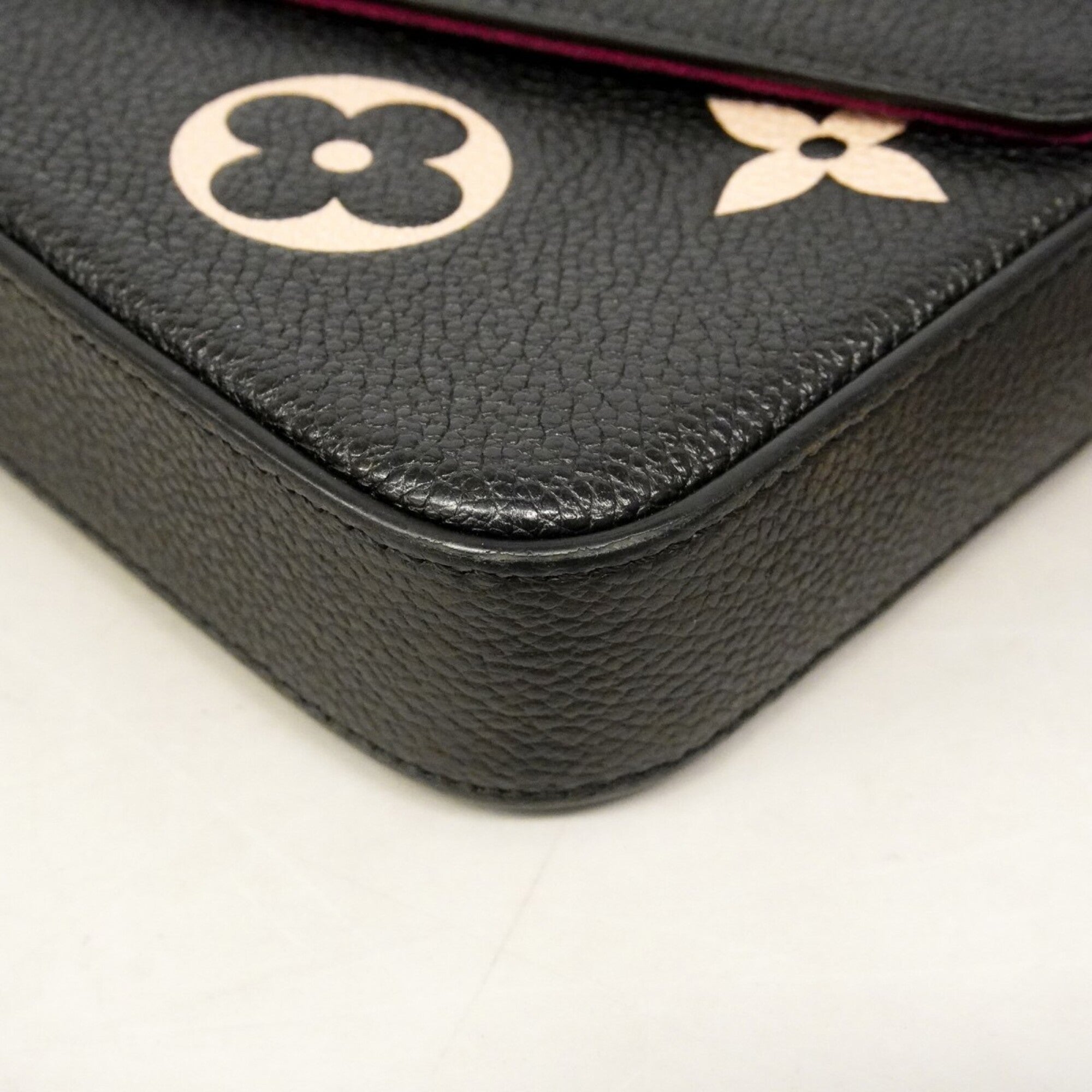 Louis Vuitton Beige Black Chain/Shoulder Wallet (Pre-Owned)
