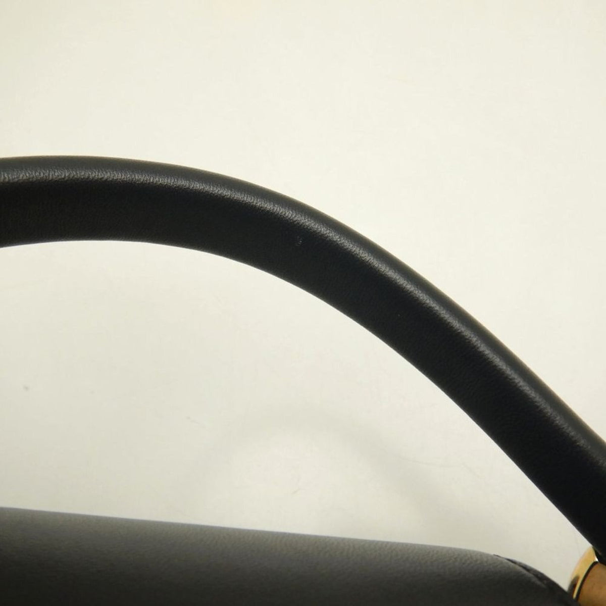Louis Vuitton Noir Leather Handbag (Pre-Owned)