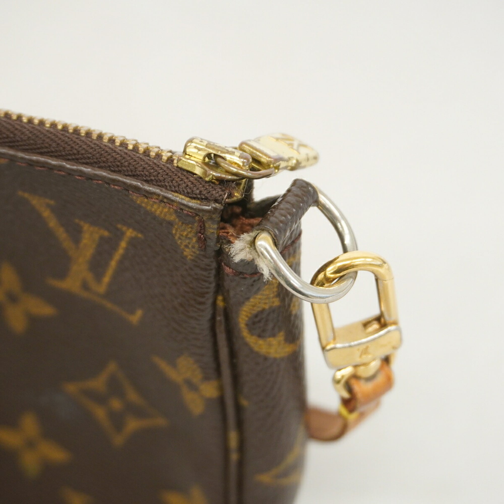 Louis Vuitton Brown Pouch (Pre-Owned)