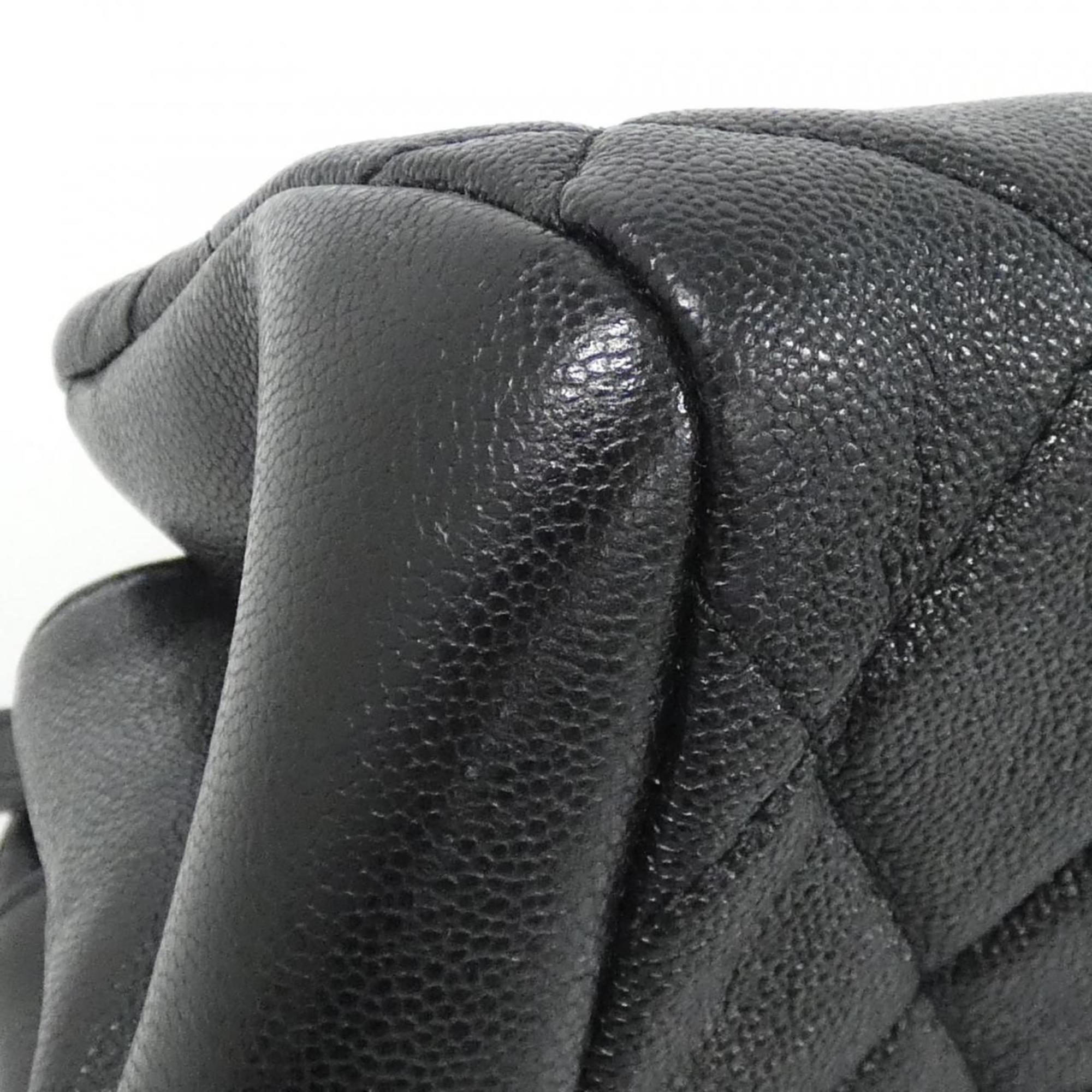 Chanel Black Grained Calfskin Handbag (Pre-Owned)