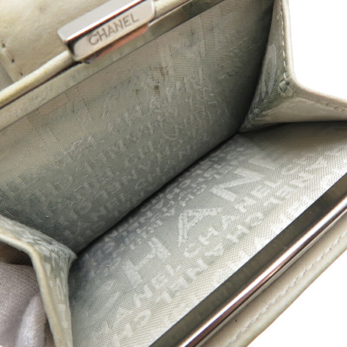 Chanel Gray Leather Wallet (Bi-Fold) (Pre-Owned)