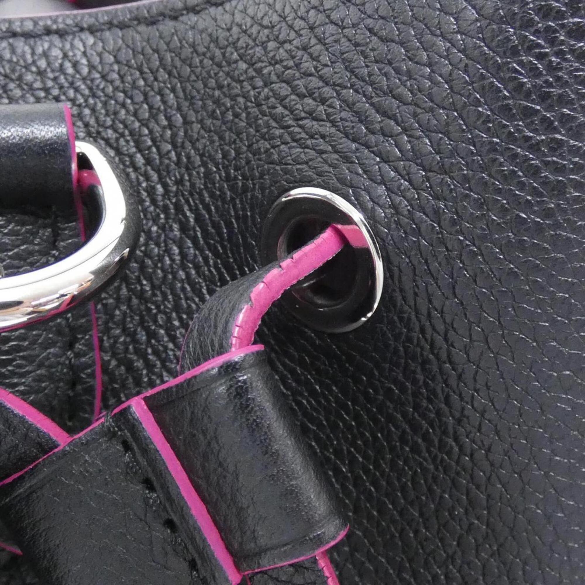 Louis Vuitton Black Leather Shoulder Bag (Pre-Owned)
