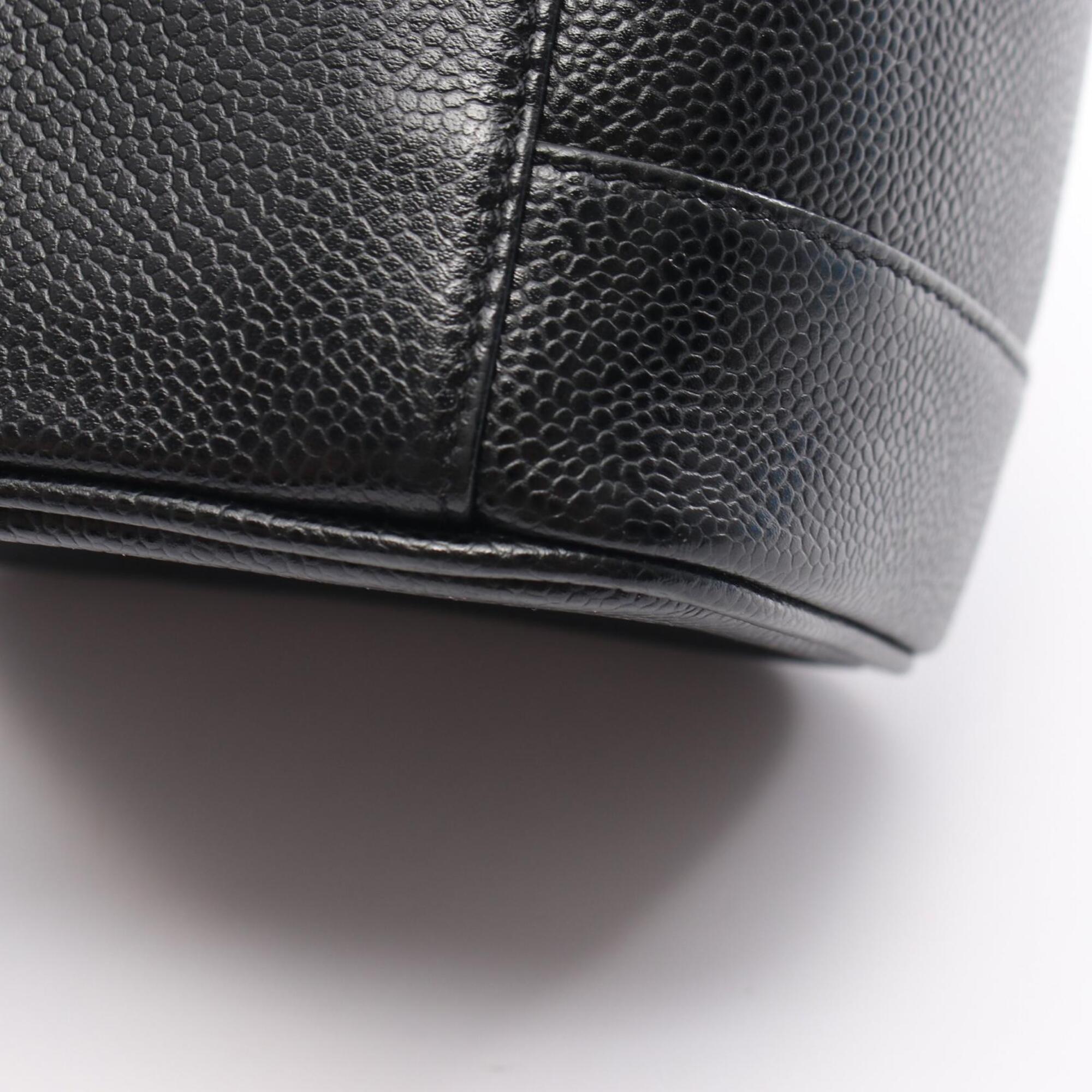 Chanel Black Grained Calfskin Handbag (Pre-Owned)