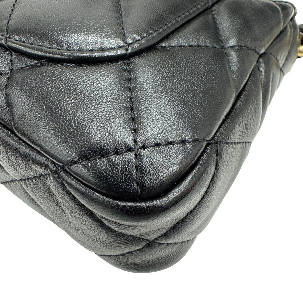 Chanel Black Shoulder Bag (Pre-Owned)