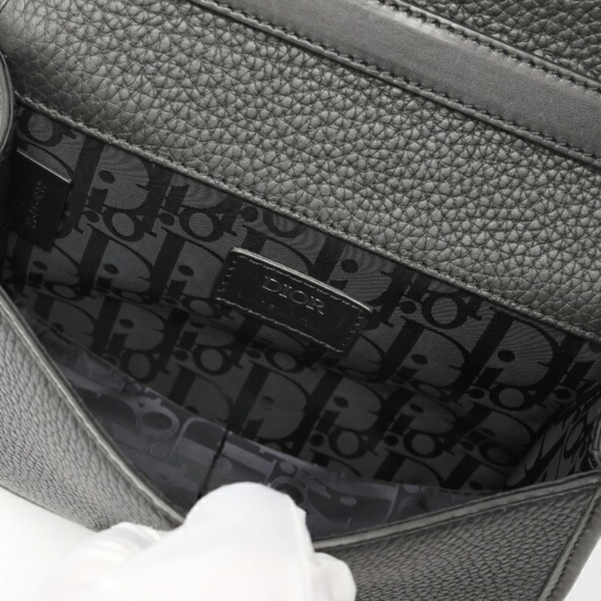 Christian Dior Black Leather Shoulder Bag (Pre-Owned)