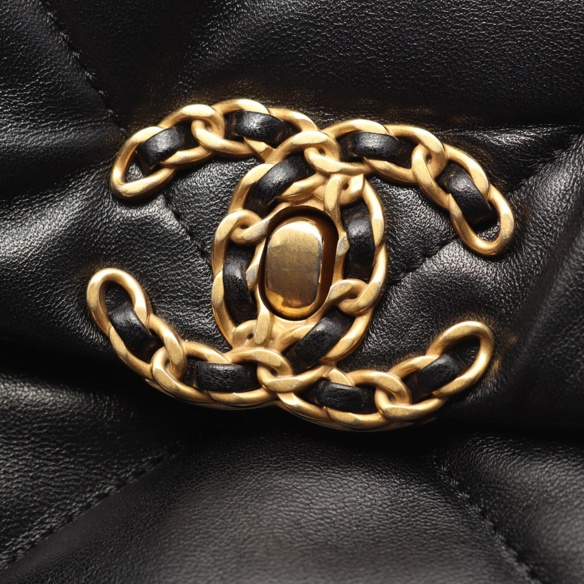 Chanel Matelasse Black Leather Handbag Shoulder Bag (Pre-Owned)