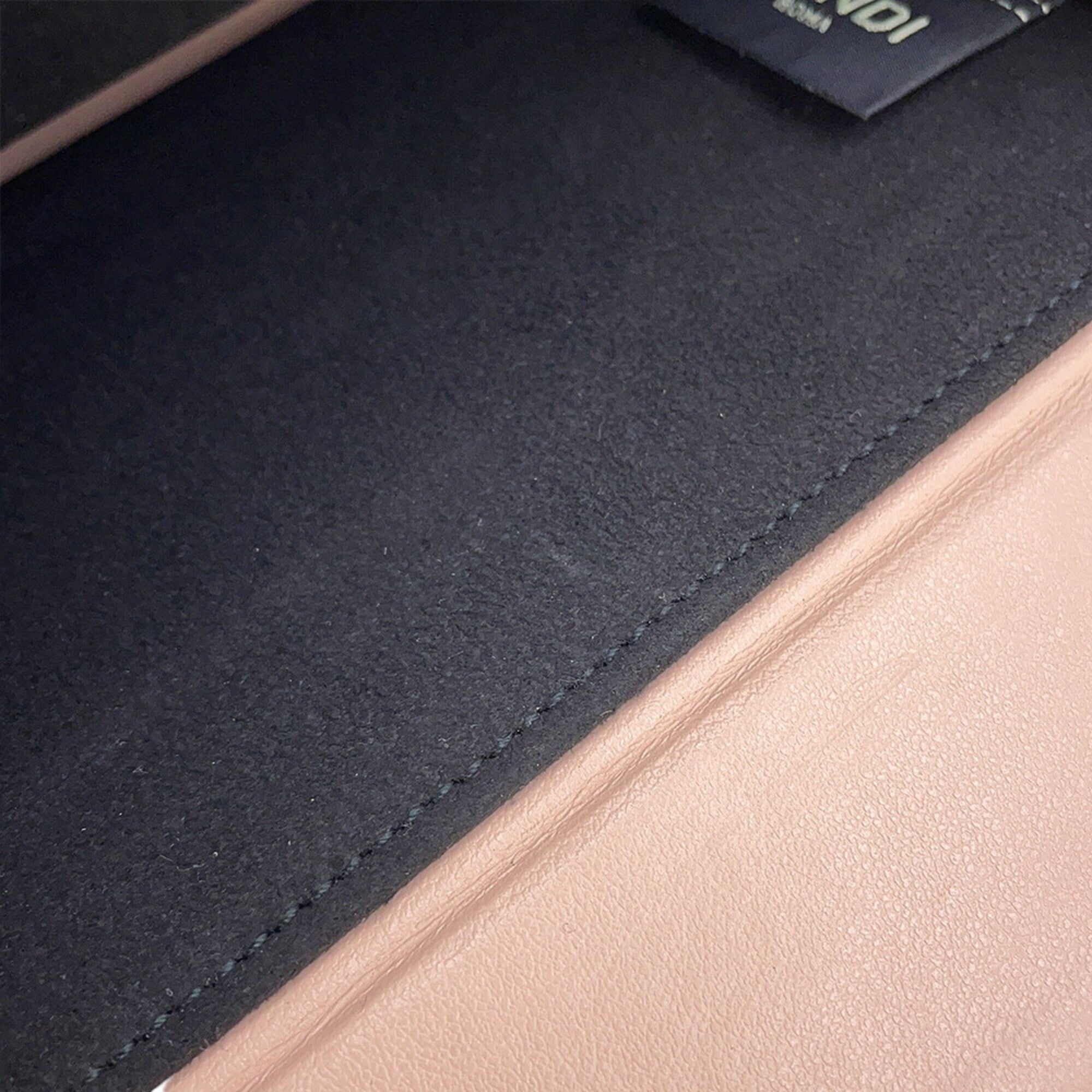 Fendi Pink Leather Shoulder Bag (Pre-Owned)