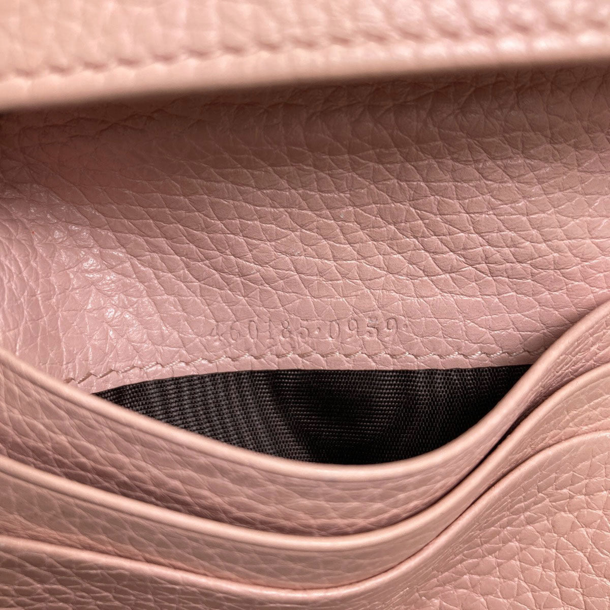 Gucci Pink Leather Wallet (Bi-Fold) (Pre-Owned)