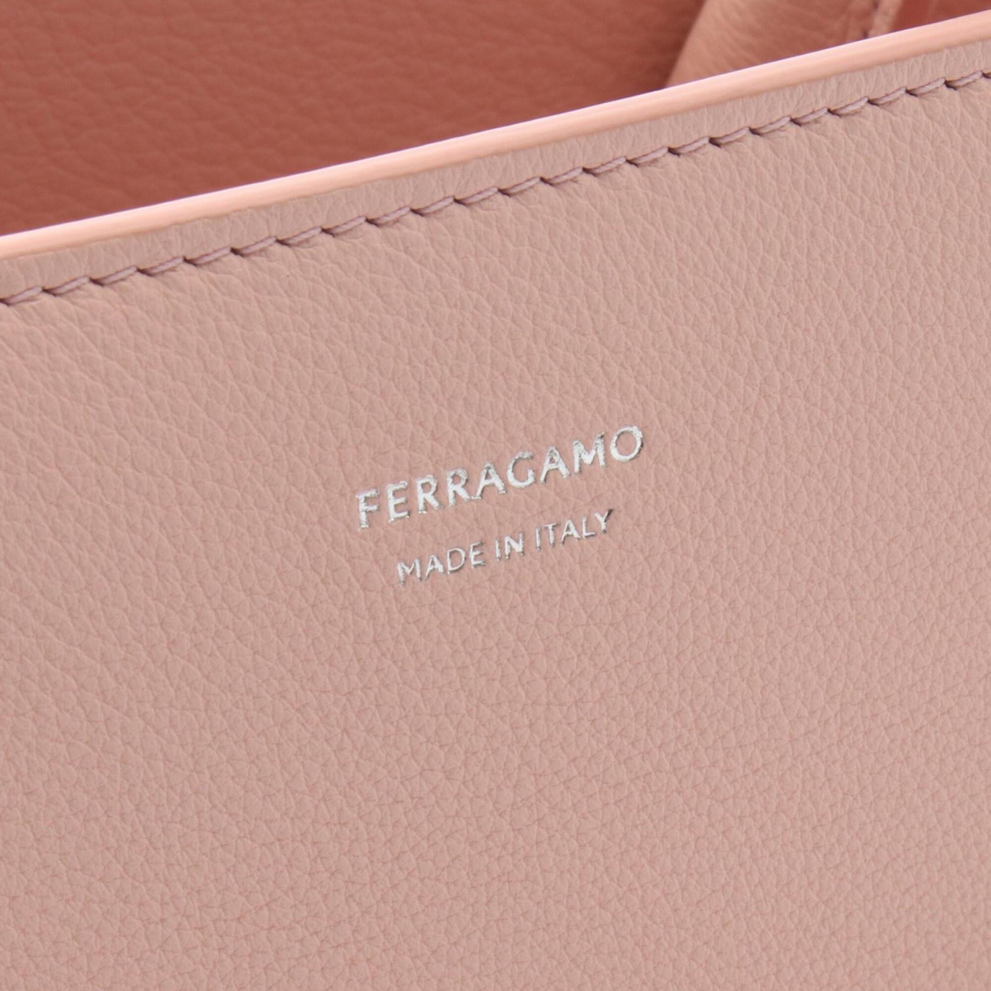 Salvatore Ferragamo Pink Leather Handbag (Pre-Owned)