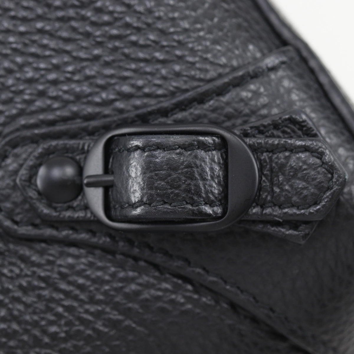 Balenciaga Black Leather Shoulder Bag (Pre-Owned)