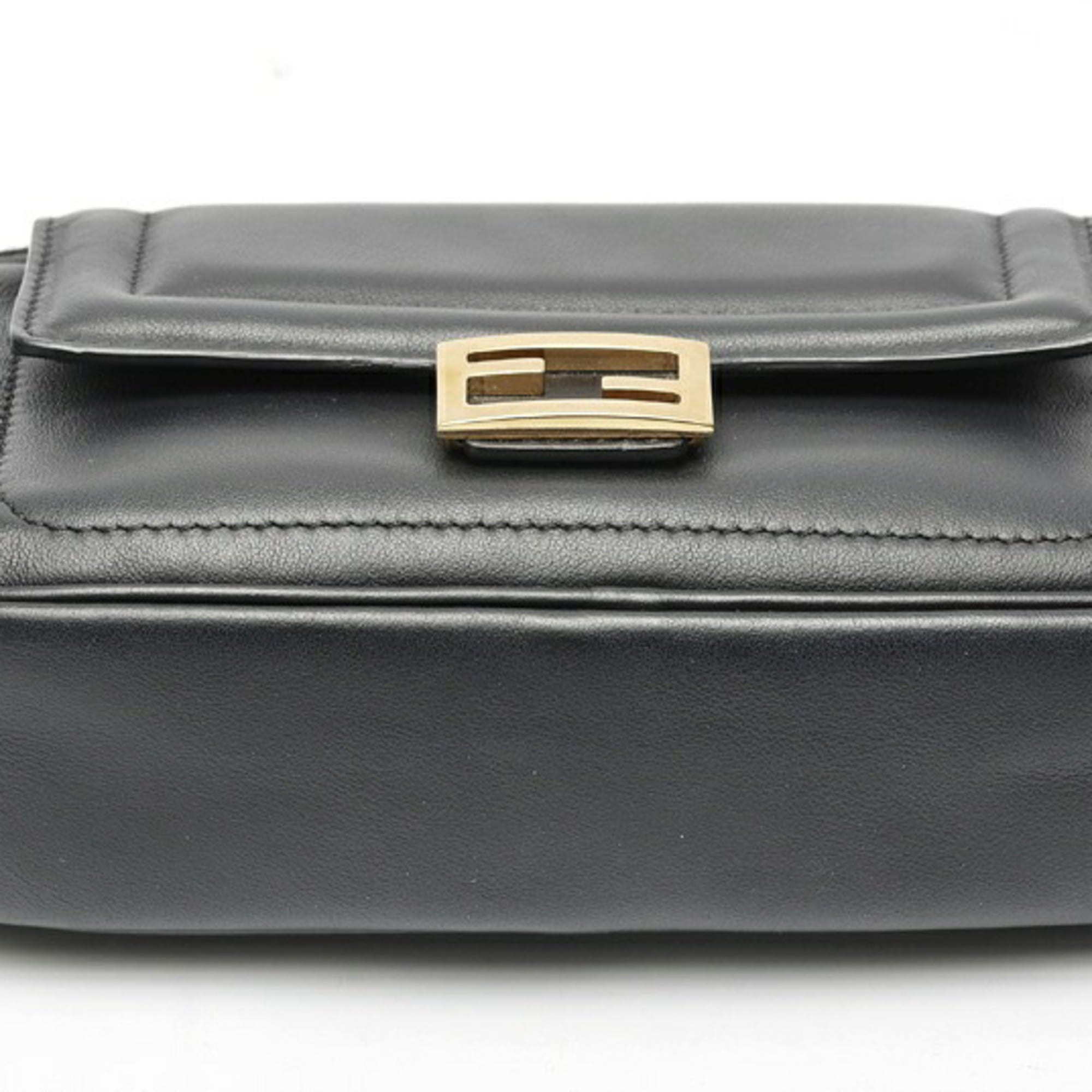 Fendi Black Leather Shoulder Bag (Pre-Owned)