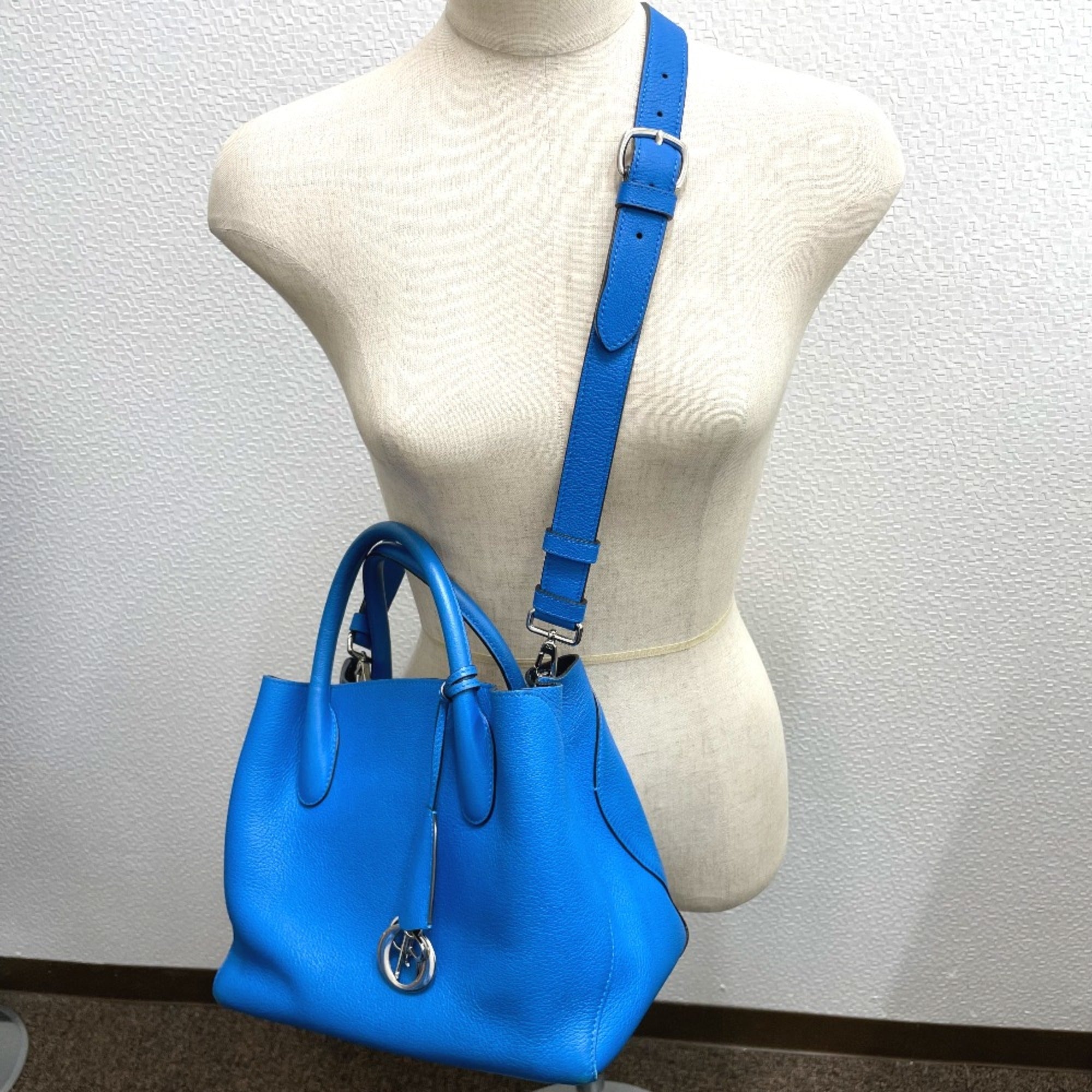 Christian Dior Blue Leather Tote Bag (Pre-Owned)