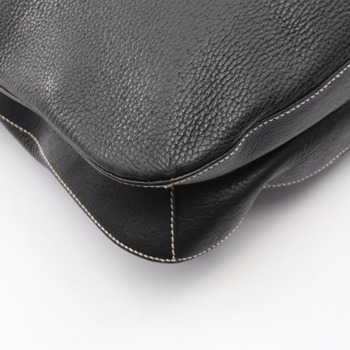Salvatore Ferragamo Black Leather Handbag Shoulder Bag (Pre-Owned)
