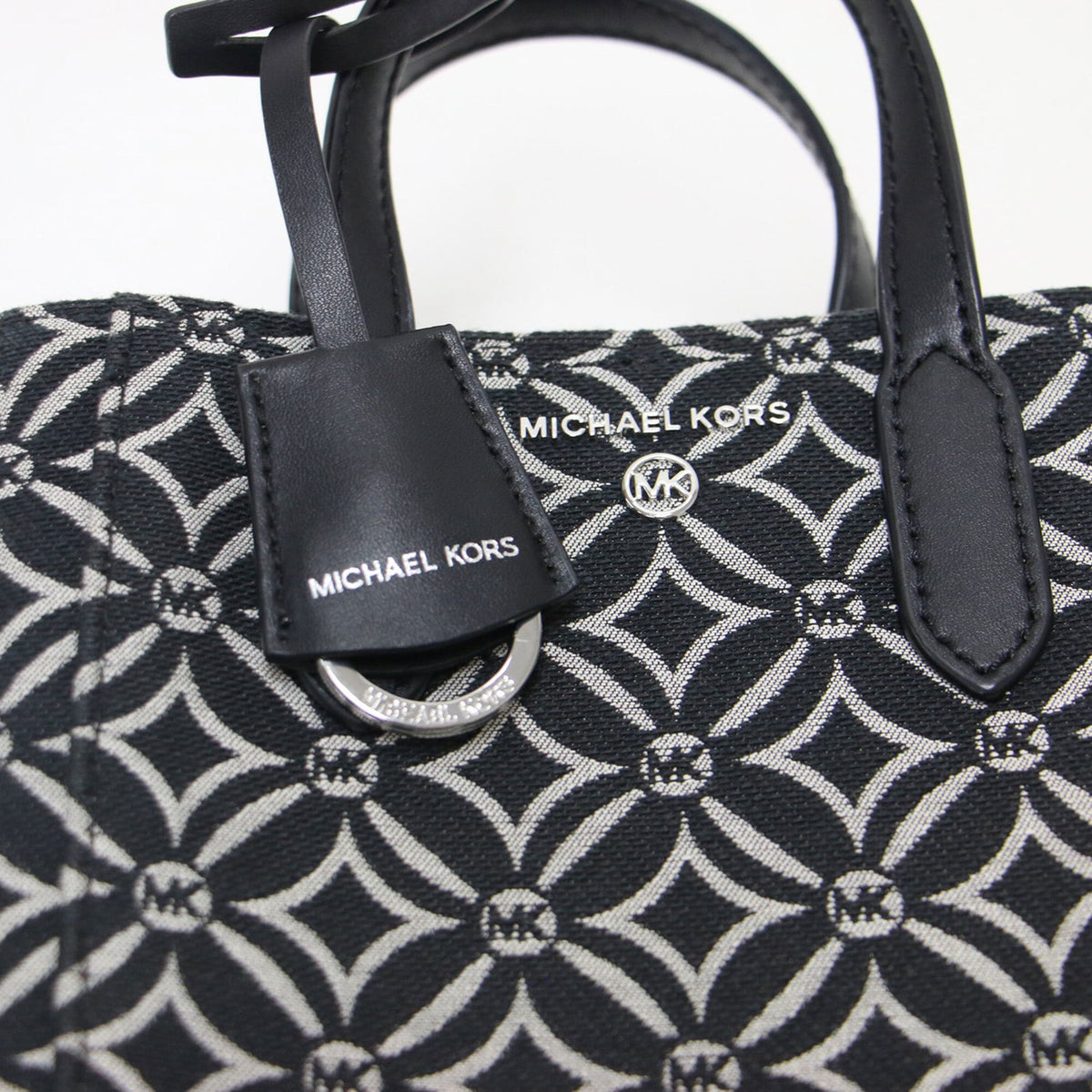 Michael Kors Black Tote Bag (Pre-Owned)