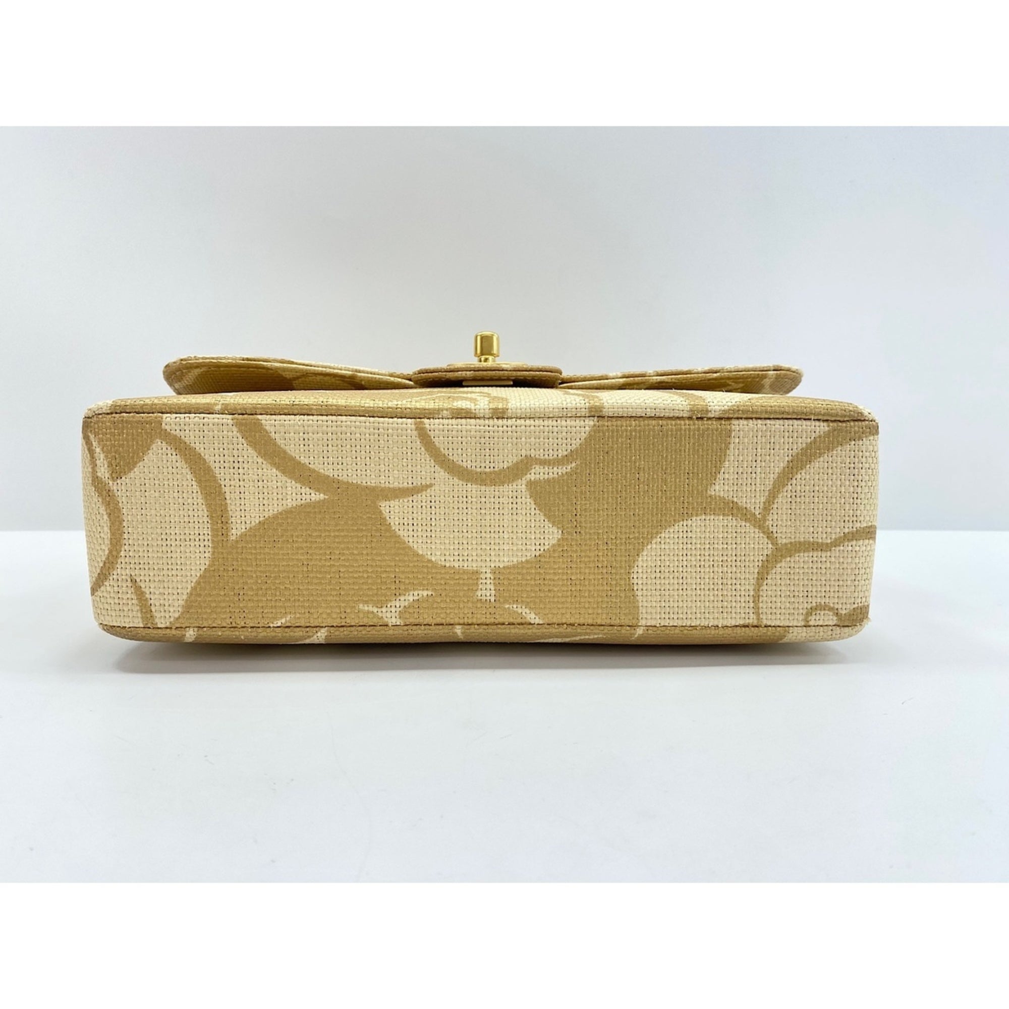 Chanel Beige Raffia Shoulder Bag (Pre-Owned)