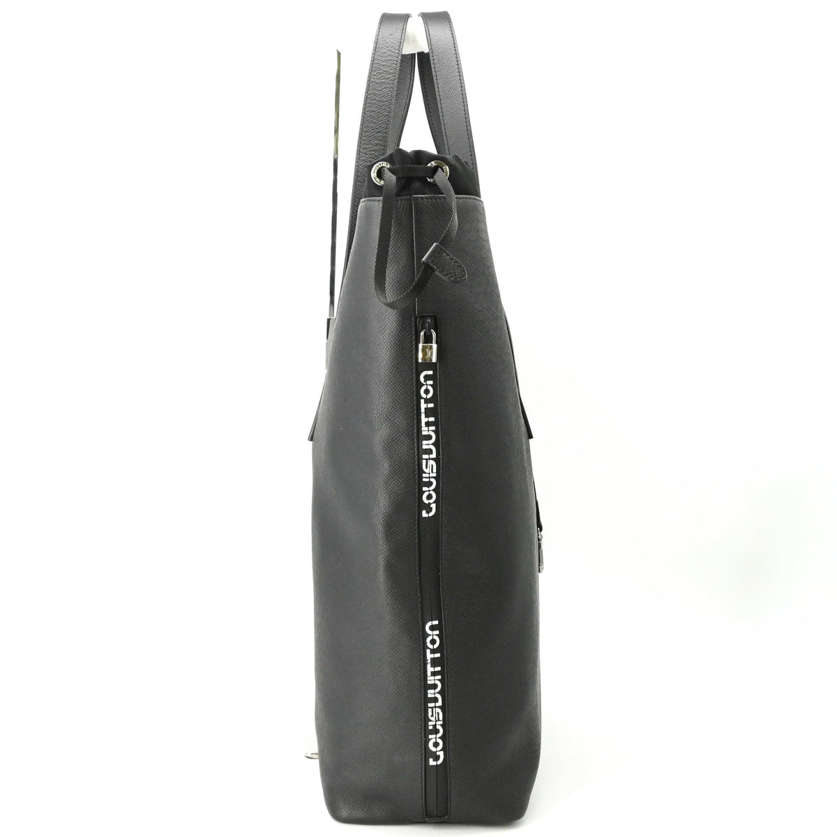 Louis Vuitton Black Taiga Leather Leather Pouch Tote Bag (Pre-Owned)