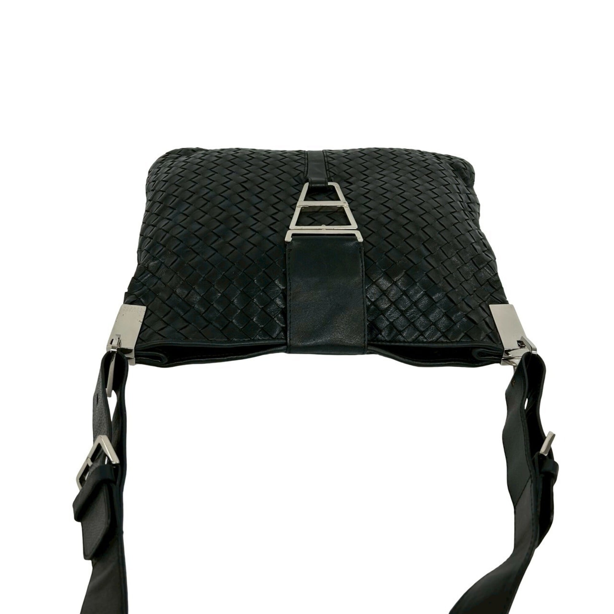 Bottega Veneta Black Leather Pochette Shoulder Bag (Pre-Owned)