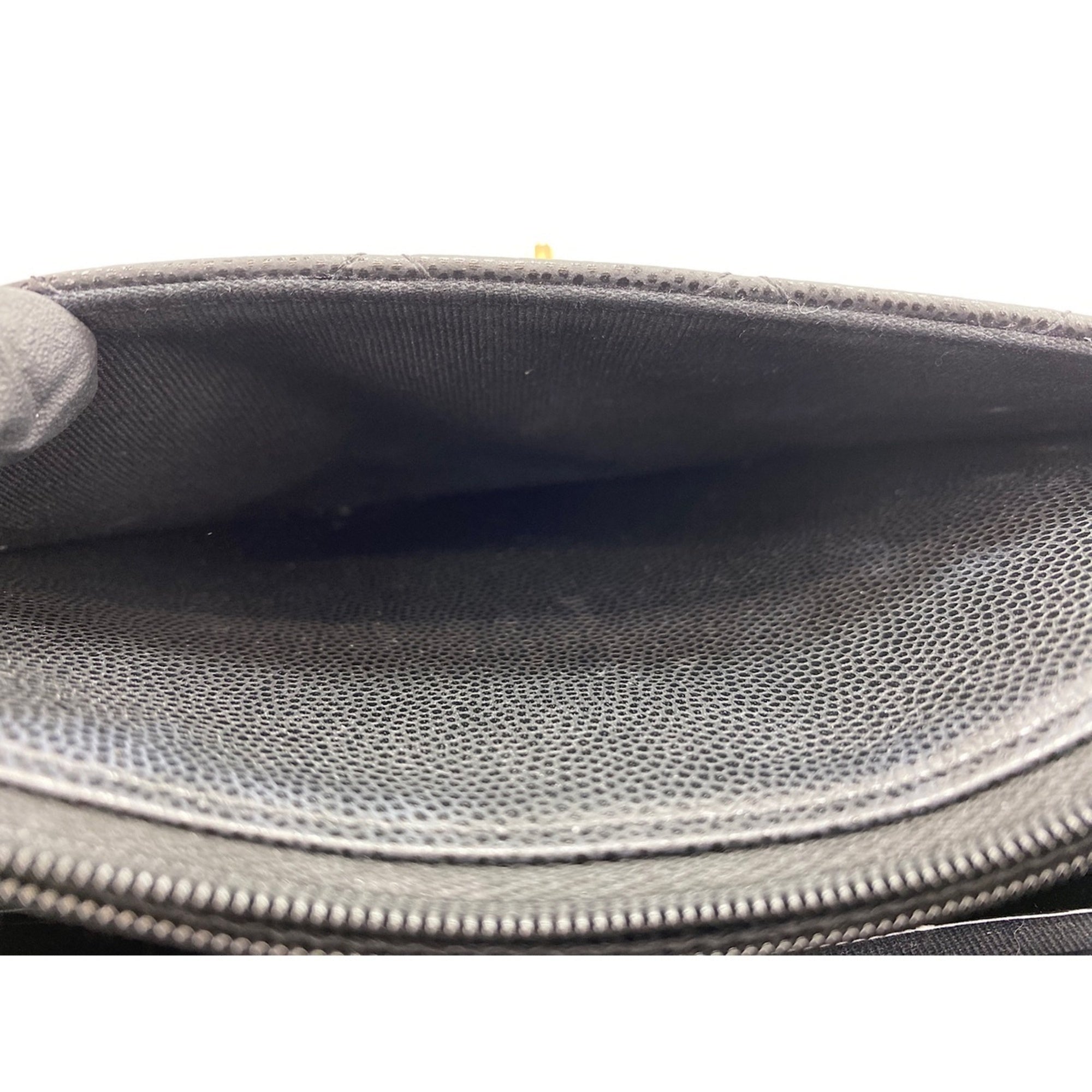 Chanel Black Shoulder Bag (Pre-Owned)