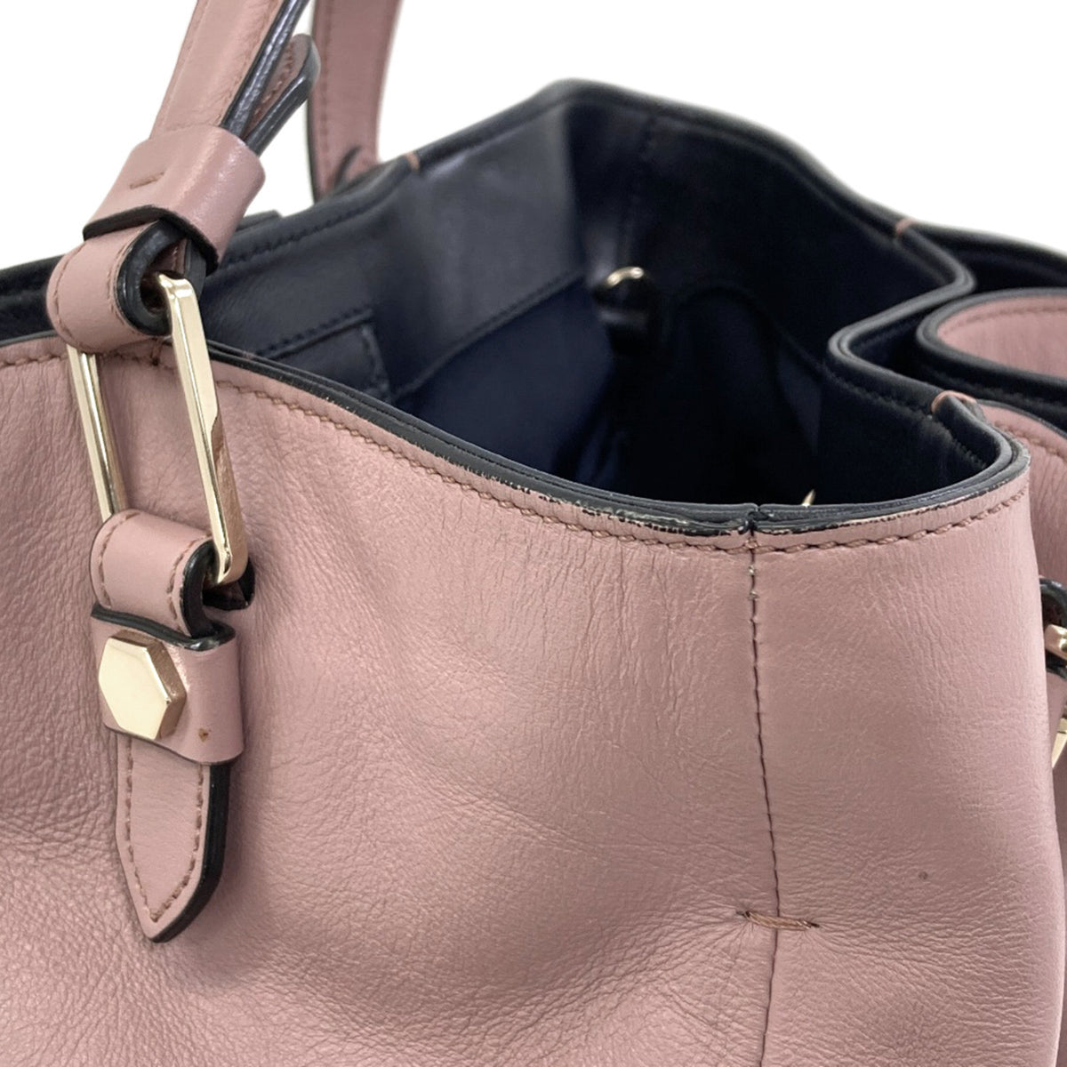 Tod's Pink Leather Handbag (Pre-Owned)