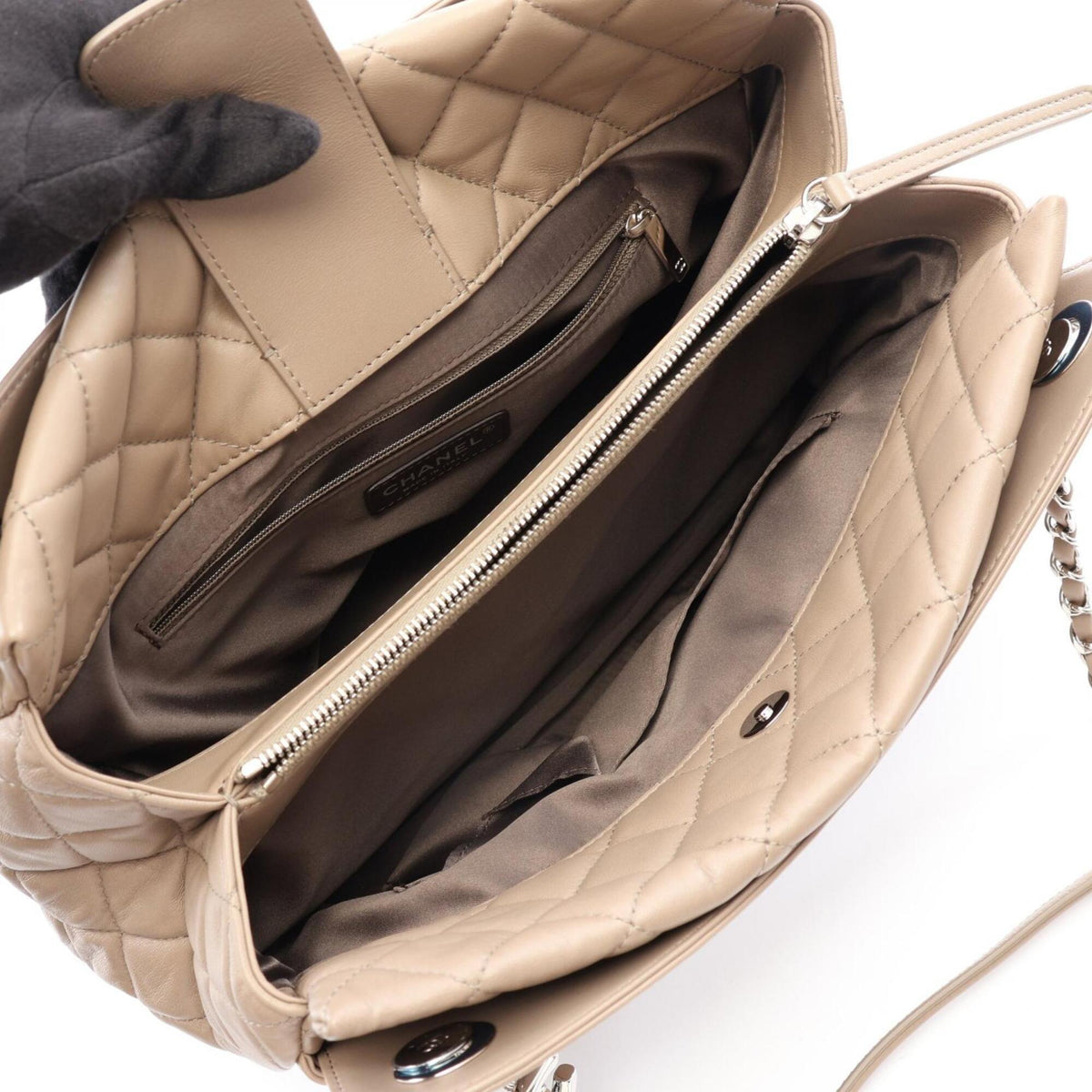 Chanel Beige Leather Handbag Tote Bag (Pre-Owned)