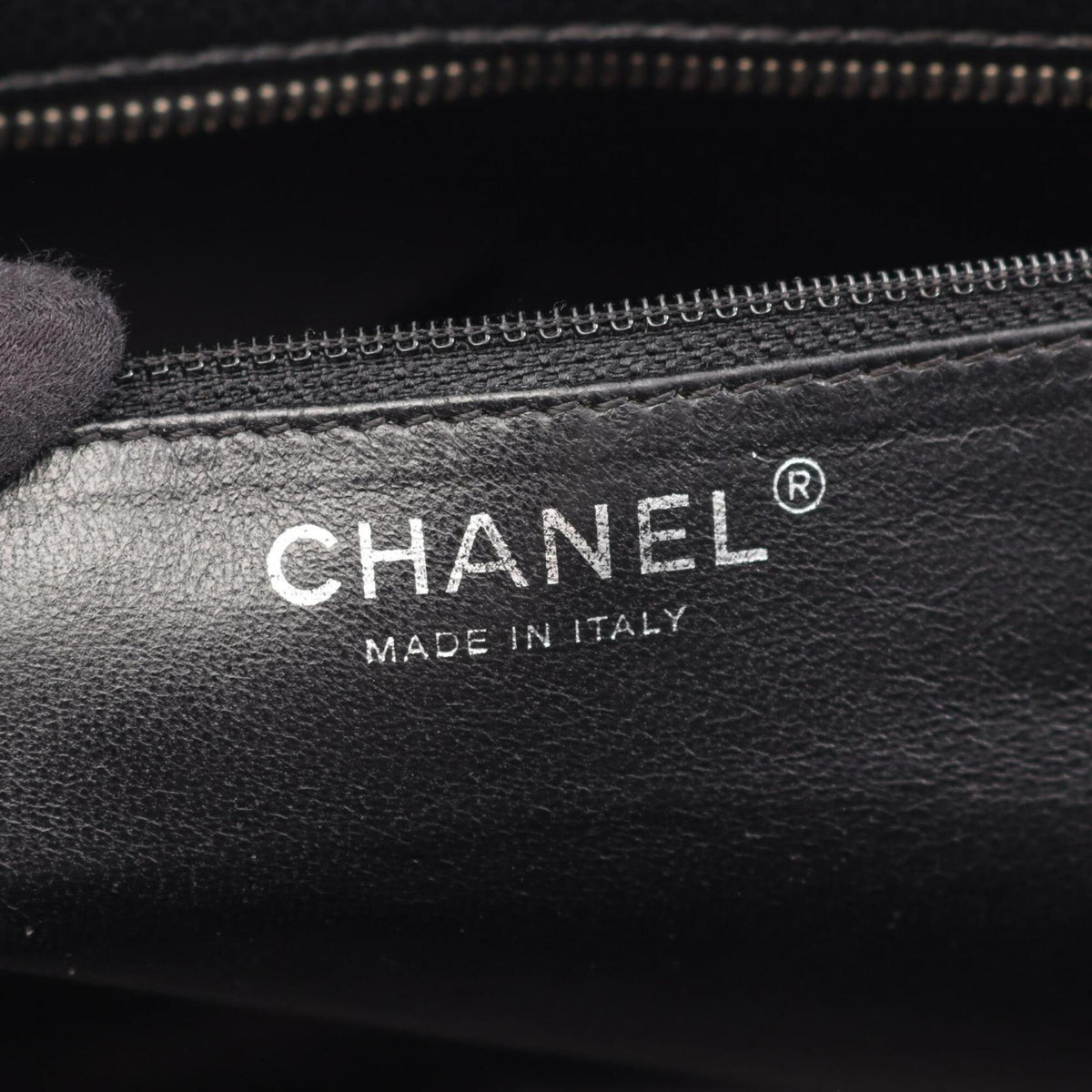Chanel Black Grained Calfskin Handbag (Pre-Owned)