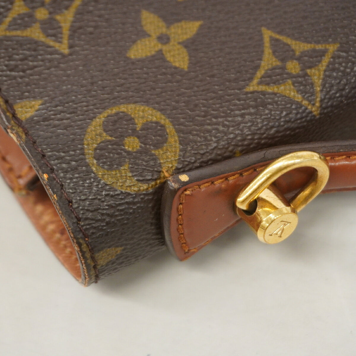 Louis Vuitton Brown Handbag (Pre-Owned)