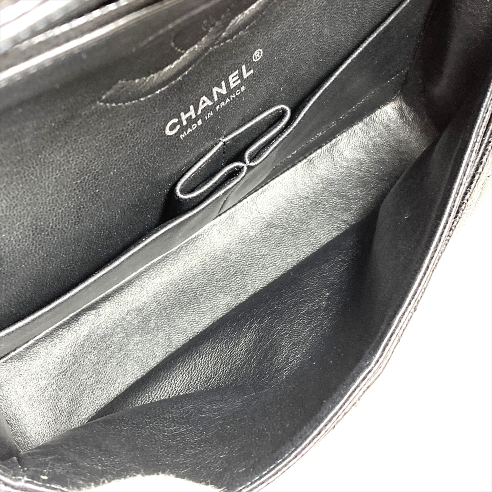 Chanel Matelasse Black Grained Calfskin Shoulder Bag (Pre-Owned)