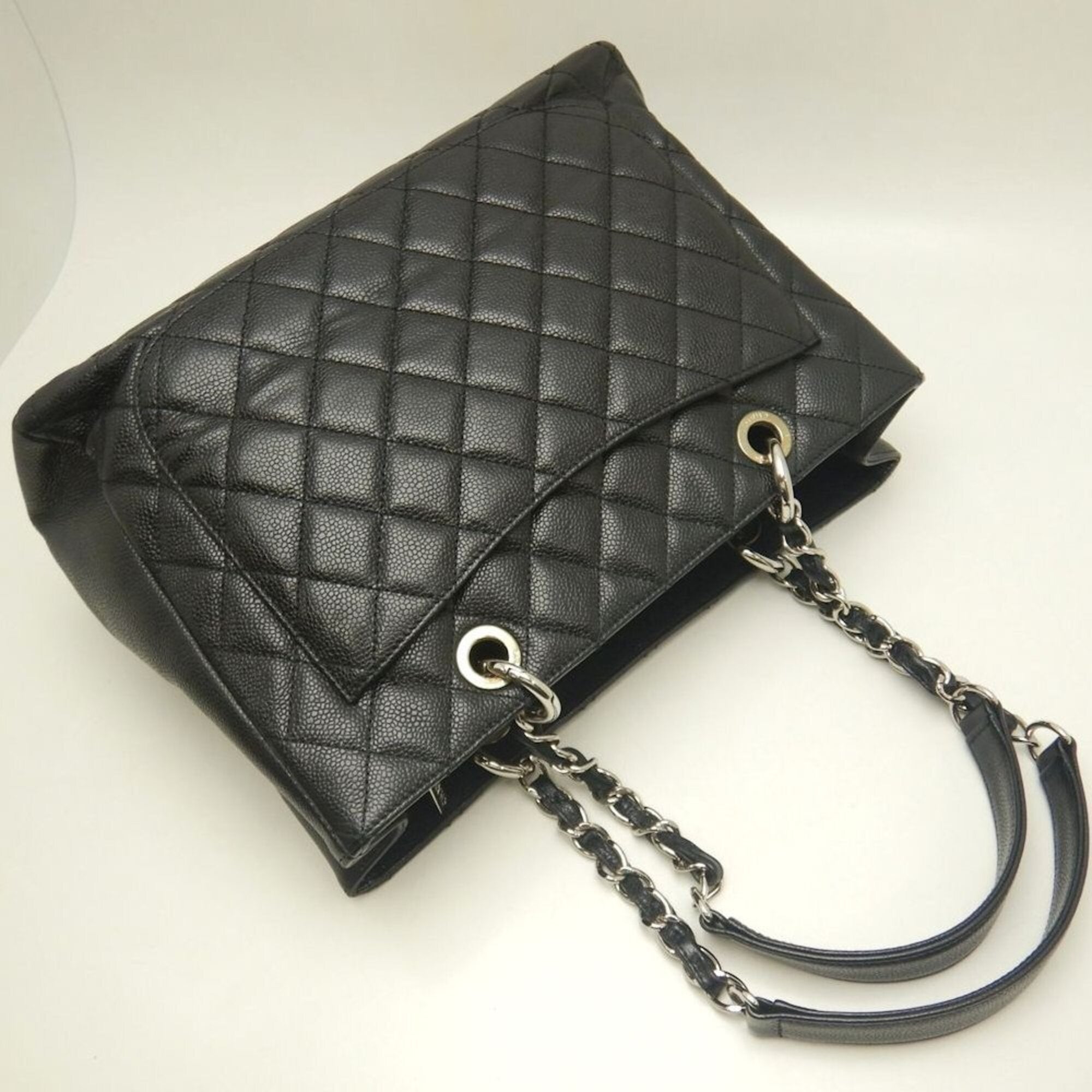 Chanel Black Grained Calfskin Tote Bag (Pre-Owned)