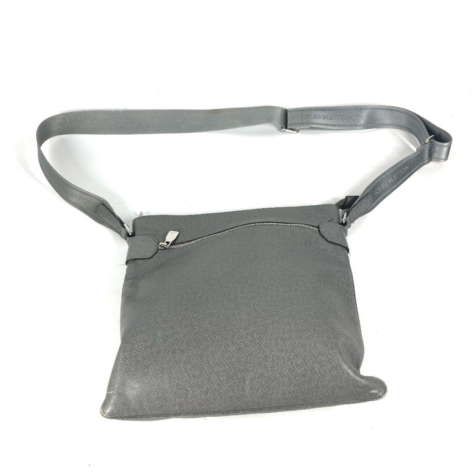 Louis Vuitton Gray Taiga Leather Pochette Shoulder Bag (Pre-Owned)
