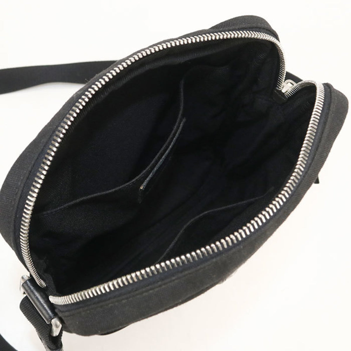 Saint Laurent Black Canvas Shoulder Bag (Pre-Owned)