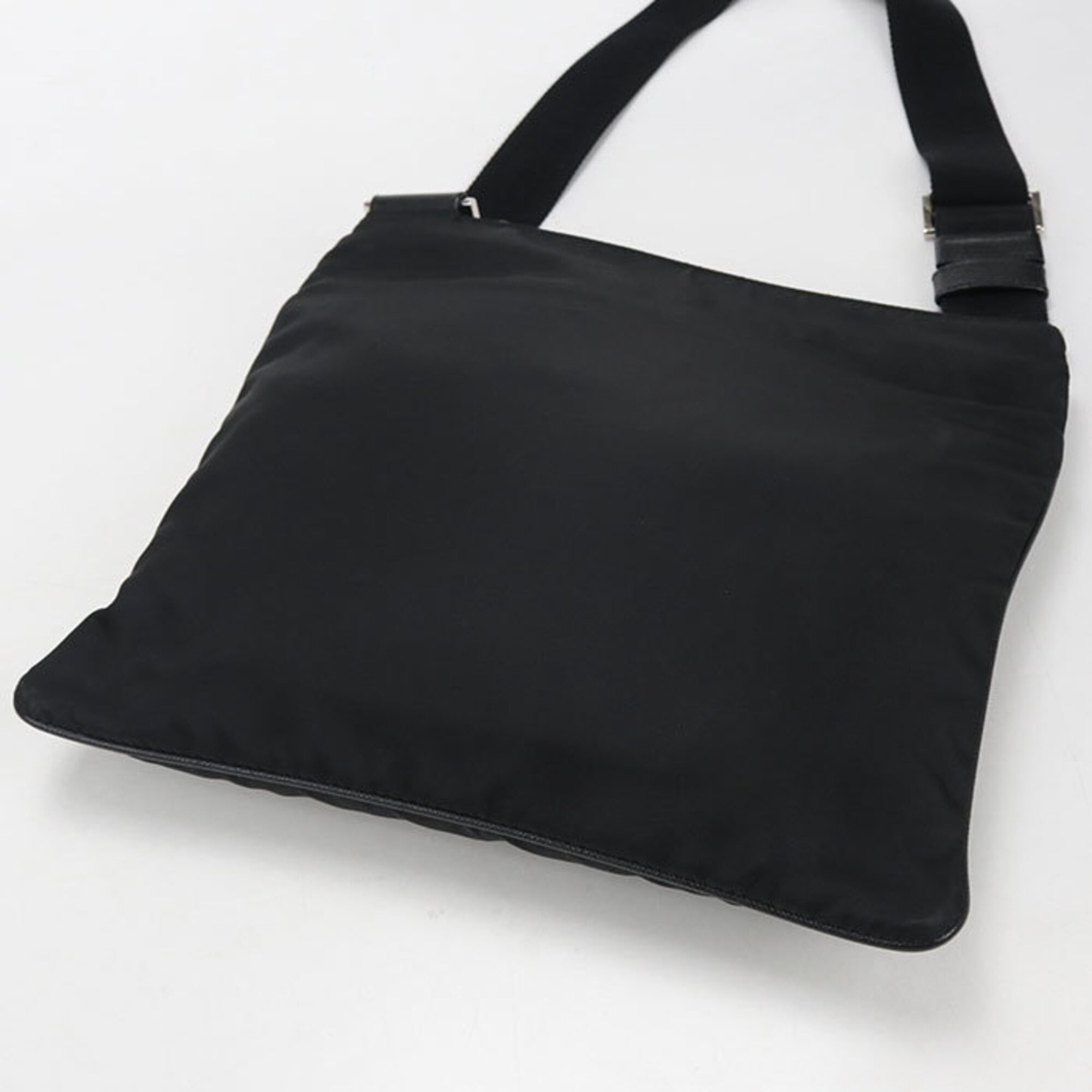 Prada Black Nylon Shoulder Bag (Pre-Owned)