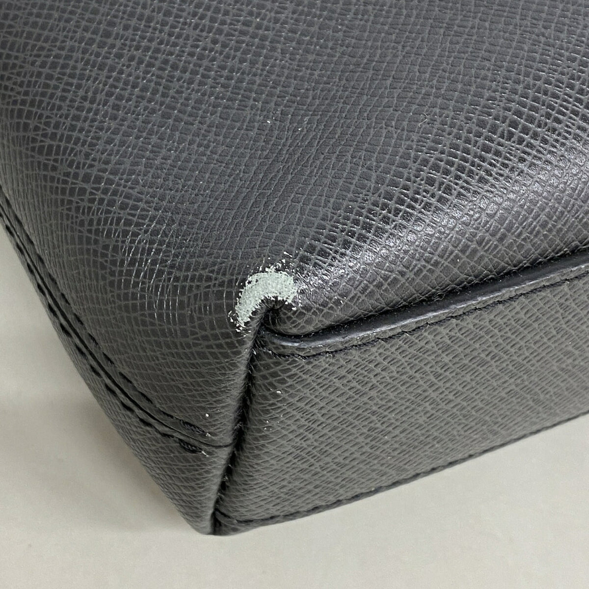 Louis Vuitton Ardoise Shoulder Bag (Pre-Owned)