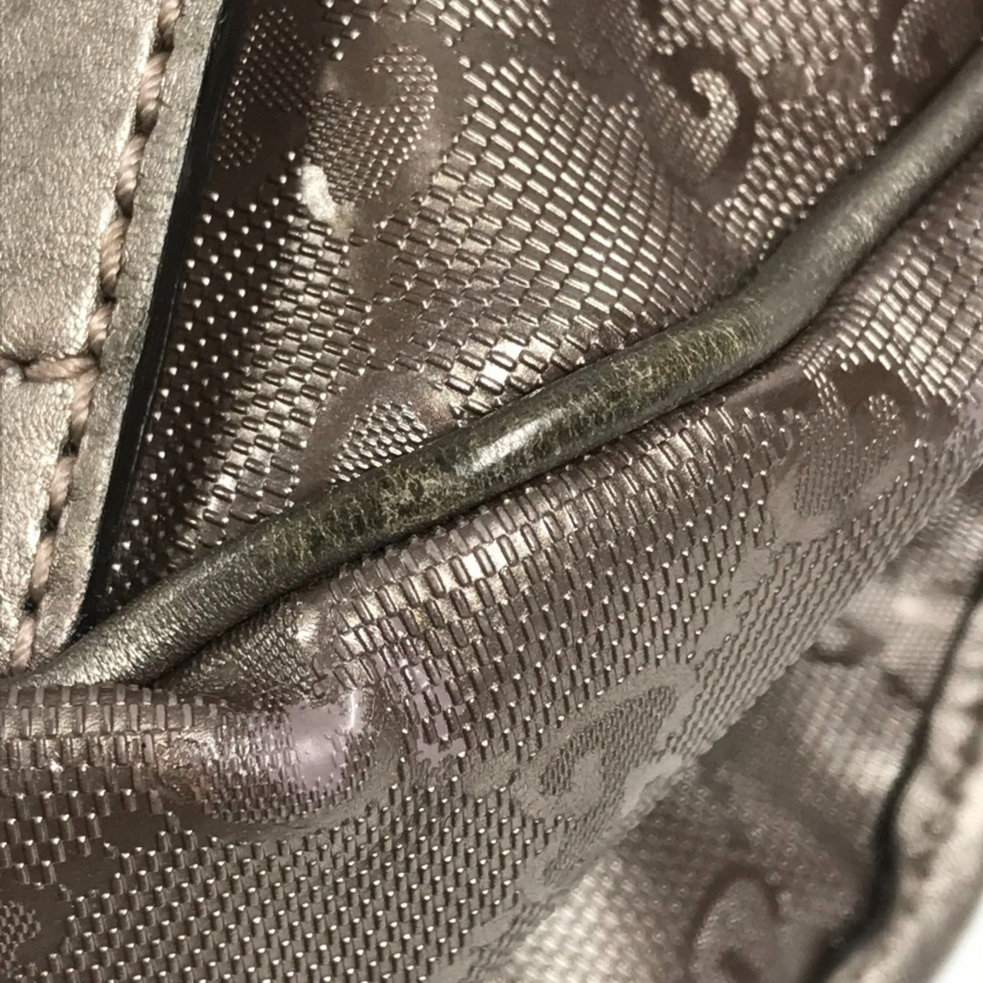 Gucci Metallic Gg Imprimé Leather Messenger Bag Shoulder Bag (Pre-Owned)