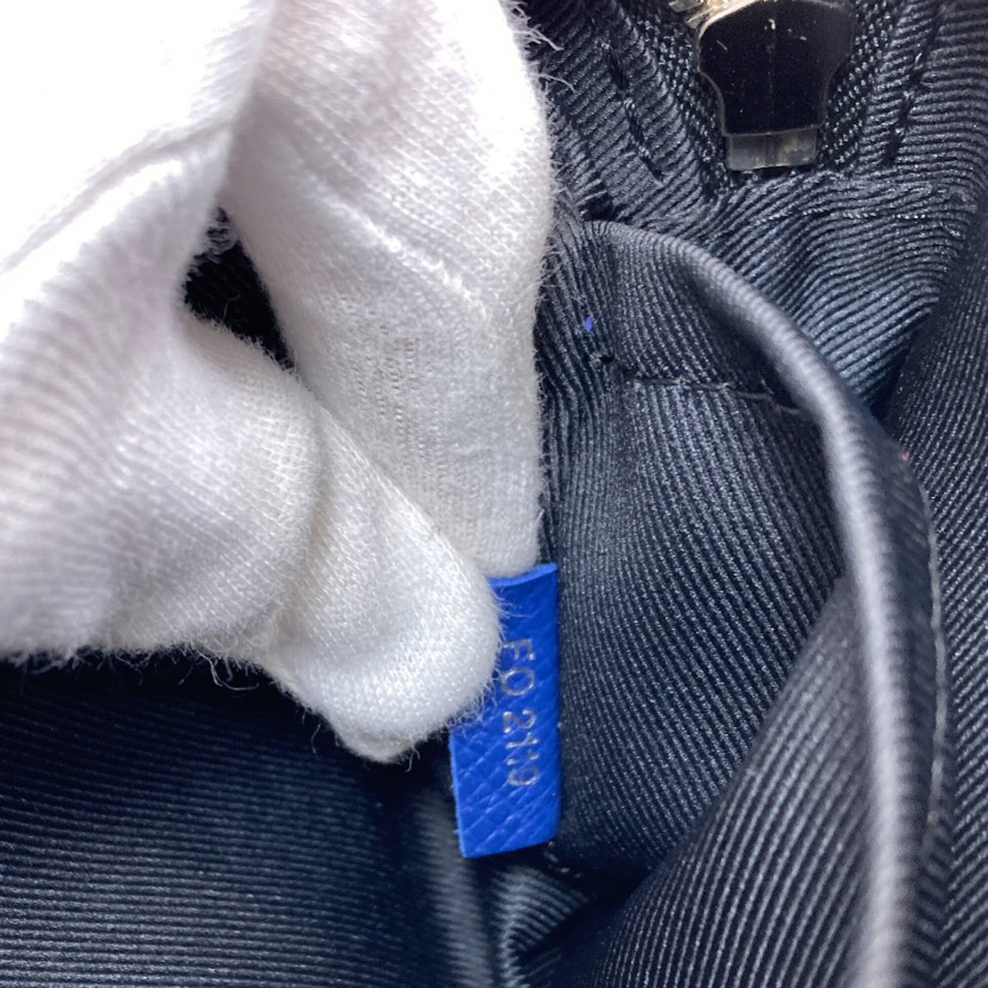 Louis Vuitton Blue Taigarama Shoulder Bag (Pre-Owned)