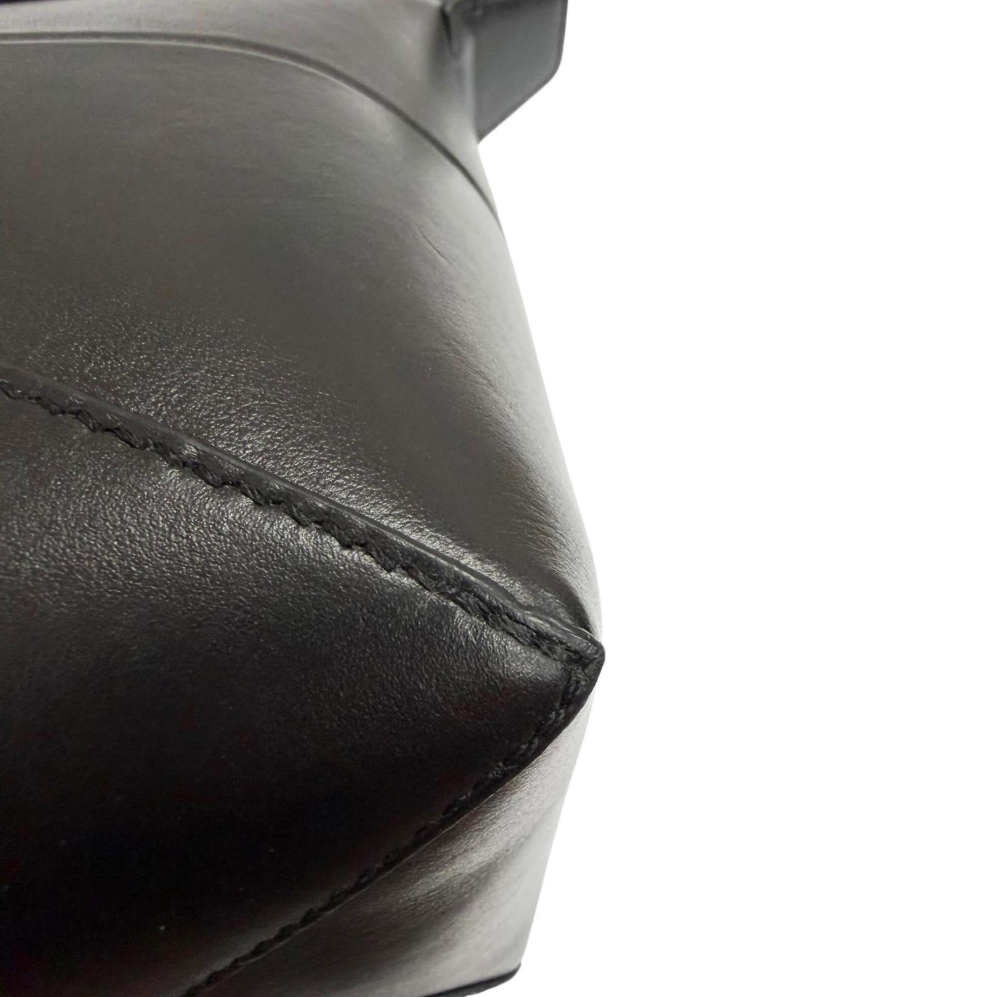 Loewe Black Clutch Bag (Pre-Owned)