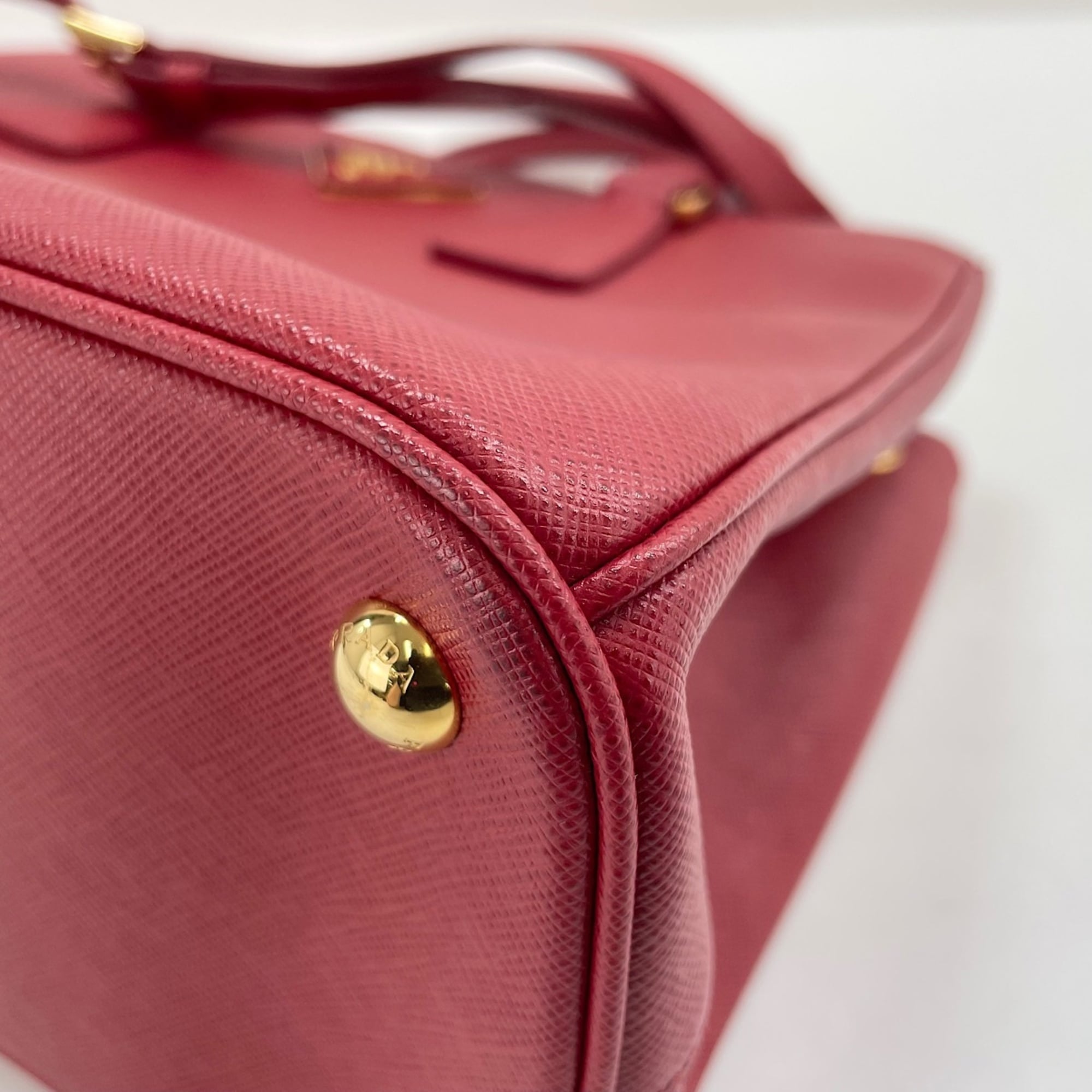 Prada Red Color Handbag Shoulder Bag (Pre-Owned)